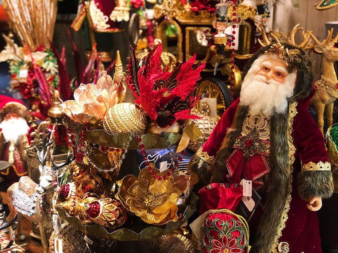 ISETAN PARK netさんのインスタグラム写真 - (ISETAN PARK netInstagram)「"華やかな大人のクリスマスのひとときを過ごす""ザ・グレート・ノスタルジア""。イセタンクリスマスステーション2019🎄"﻿ "今年のテーマは、華やかな大人のクリスマスのひとときを過ごす""ザ・グレート・ノスタルジア""🎁🎉"﻿ ﻿ ISETAN Christmas Station2019 -The great nostalgia-﻿ 2019.10.1 tue - 12.25 wed﻿ 伊勢丹新宿店本館5階＝ウエストパーク/プロモーション﻿ 伊勢丹新宿店本館5階＝センターパーク/ザ・ステージ#5﻿ ﻿ @life_design_isetanshinjuku﻿ #isetan #isetanchristmas #christmas #christmasstation #thegreatnostalgia #xmas #presents #santa﻿ #クリスマス #イセタンクリスマス #イセタンクリスマスステーション #クリスマスツリー #クリスマスプレゼント #クリスマスアイテム #クリスマス飾り #クリスマス仕様 #クリスマスイブ #プレゼント #新宿 #伊勢丹 #新宿伊勢丹 #伊勢丹新宿店」10月3日 18時53分 - isetan_shinjuku