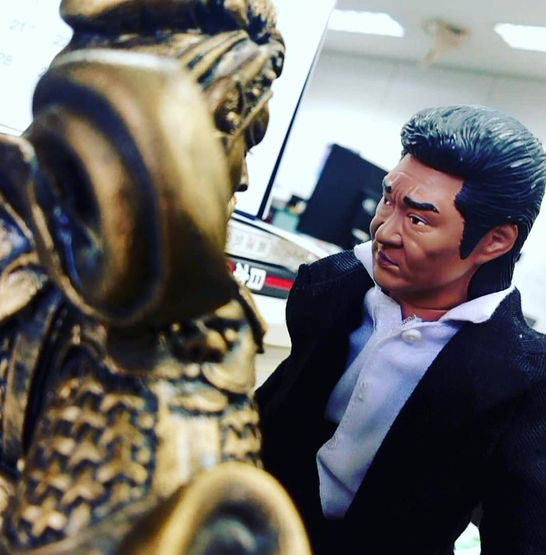 小沢仁志さんのインスタグラム写真 - (小沢仁志Instagram)「三国志の武神・関羽 その武神と睨みあってみた❗️ 二ヶ月勝敗つかず このまま❗️笑」10月4日 6時38分 - ozawa_hitoshi