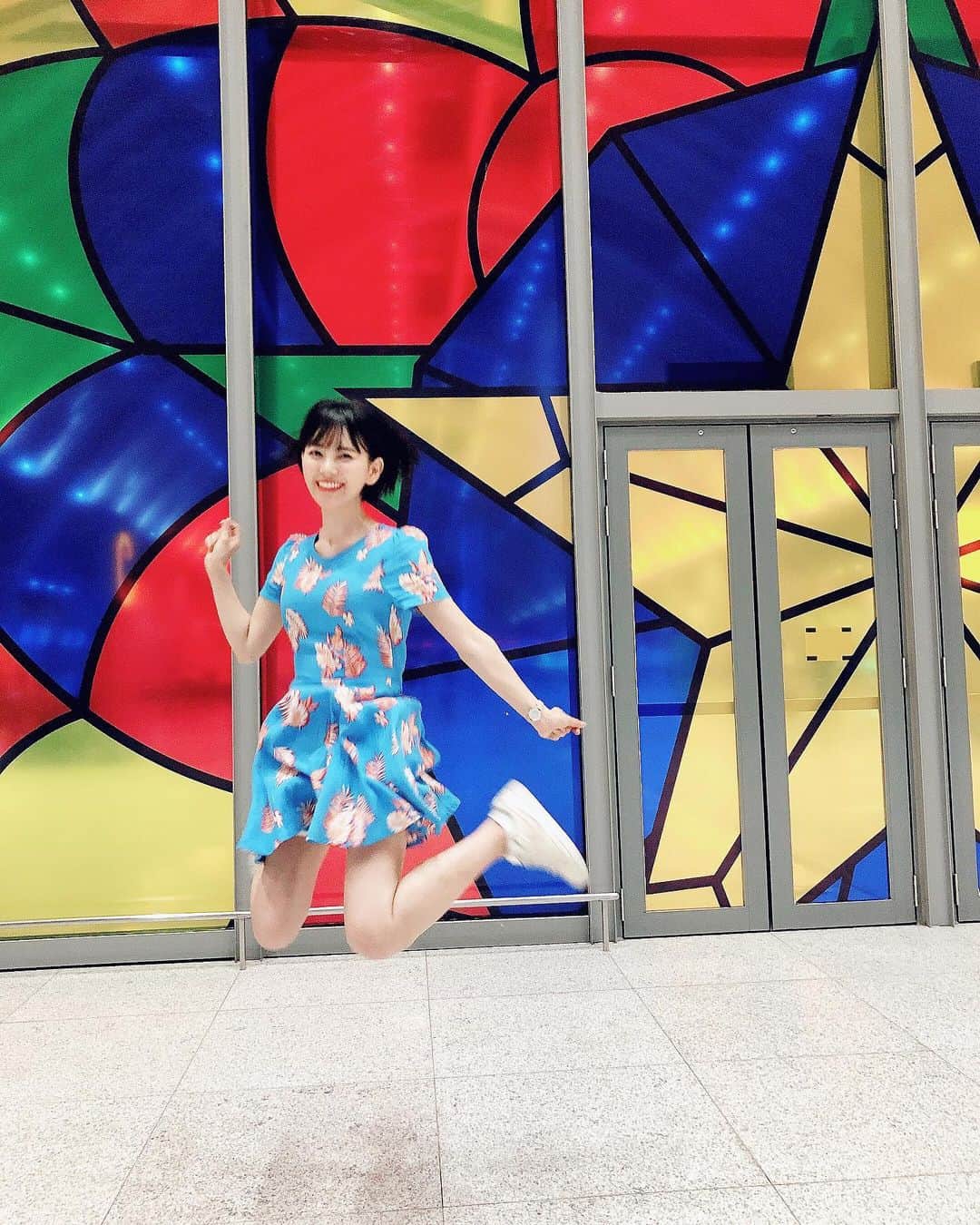 兒玉遥さんのインスタグラム写真 - (兒玉遥Instagram)「ステンドグラスの壁がとても素敵でした！﻿ ﻿ The stained glass wall was very nice！！﻿ ﻿ #セブ島 #セブ旅行 #cebu #tripcebu #女子旅」10月3日 21時39分 - haruka_kodama919