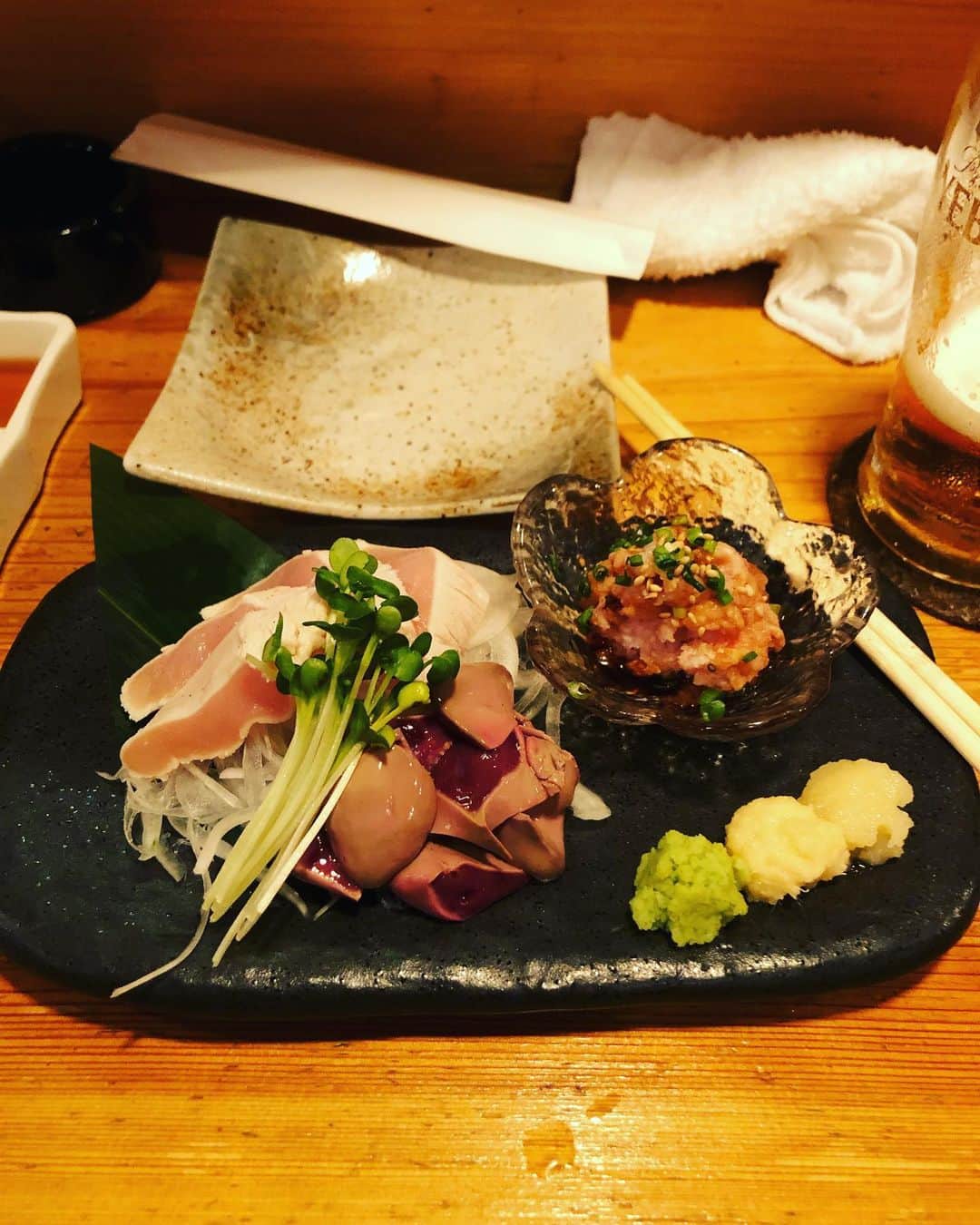のインスタグラム：「鳥刺しで有名なお店きた 生つくねウマ」