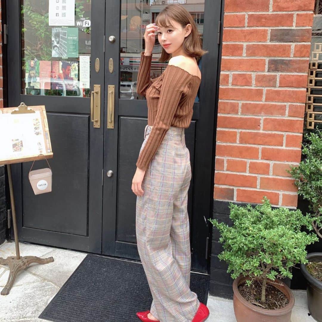 karen okajimaさんのインスタグラム写真 - (karen okajimaInstagram)「ㅤㅤㅤ  ㅤㅤㅤ  OOTD❤️秋コーデ😆✨ パンツはタイで買ったもの💕 ㅤㅤㅤ  #fifth #ootd #岡島かれん #秋コーデ」10月3日 22時27分 - karenokajima0318