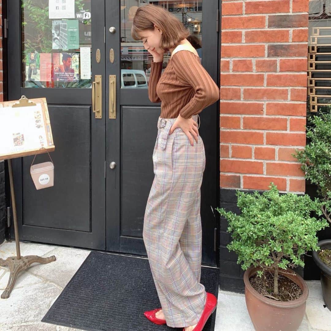 karen okajimaさんのインスタグラム写真 - (karen okajimaInstagram)「ㅤㅤㅤ  ㅤㅤㅤ  OOTD❤️秋コーデ😆✨ パンツはタイで買ったもの💕 ㅤㅤㅤ  #fifth #ootd #岡島かれん #秋コーデ」10月3日 22時27分 - karenokajima0318