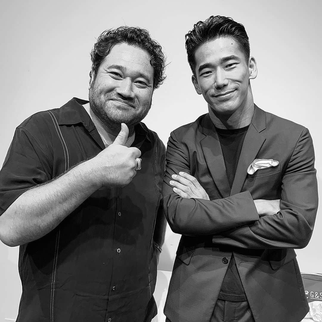 のインスタグラム：「Session 1 イベント 第３回が開催されました。 Thank you for coming the event ‘Session 1’. 俳優の勝矢さん @ajakatsuya をゲストにお招きし、「アースクエイク・バード」、「海風」や、勝矢さん出演の「GIRI / HAJI」などの最新作、また、俳優の話をしました。 皆さんからの質問も沢山答えることができ、素敵な時間になりました。  次回も開催しますので、ぜひ遊びに来てください。  Glooming @ryohairmake ‘Session 1’ powered by EXILE TRIBE FAMILY & EXILE / EXILE TRIBE Mobile is a series of events where I can have direct and close communication with my fans.  Thanks to today's guest Katsuya and his great humour, the venue was filled with warmth and laughter! See you soon in the next one!  #EXILE #三代目JSOULBROTHERS #三代目JSOULBROTHERSfromEXILETRIBE #三代目JSB #三代目 #3jsb #ldh #小林直己 #NaokiKobayashi  #Earthquakebird #アースクエイクバード #海風 #Umikaze #勝矢 #Girihaji #bbc #netflix #session1 #exfamily #exiletribefamily #ldhtv #集合写真はモバイルに載せました #勝矢さんとラジオやりたいな #ハイタッチは元気もらうな〜」