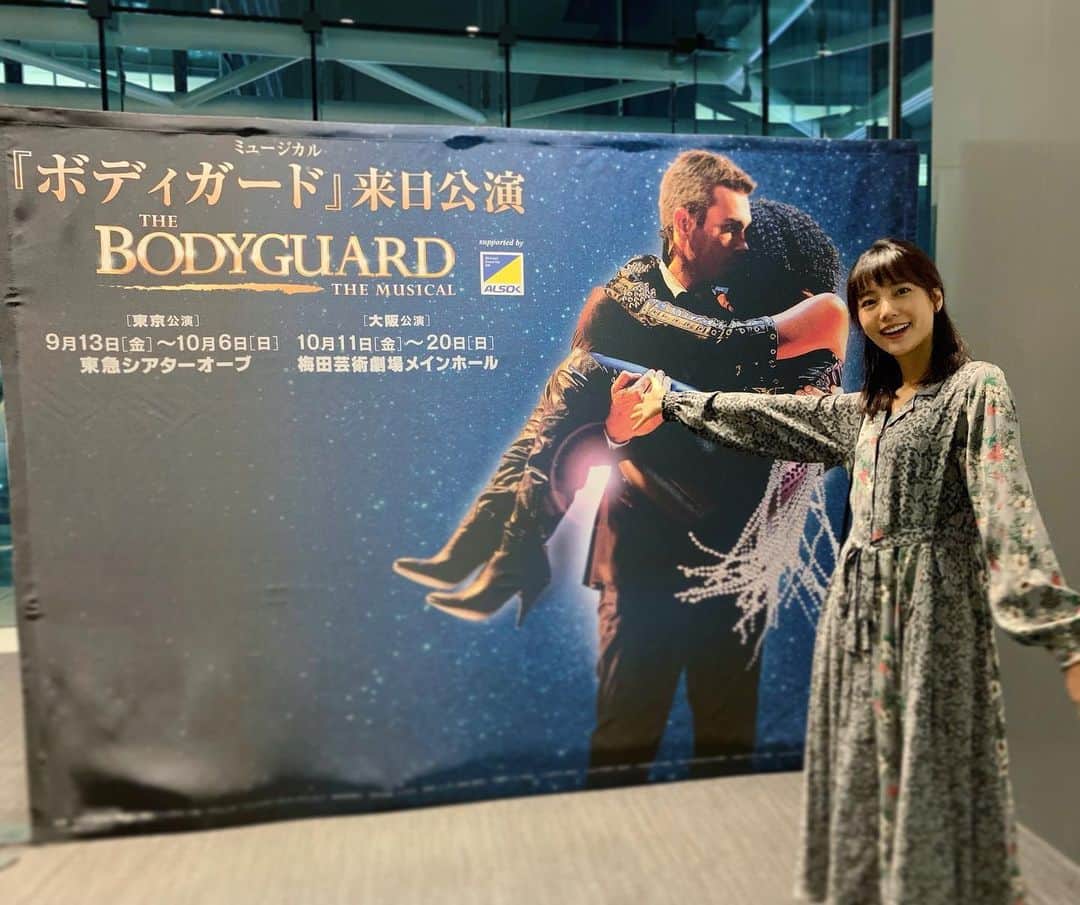 のインスタグラム：「ミュージカル「ボディガード」来日公演を観劇しました🕴 美しい歌声と生演奏の迫力に感動しました！！ 観終わってからも、エンダアァァァーーー🎶が頭の中でずっと流れていました…！ #TheBodyguard」