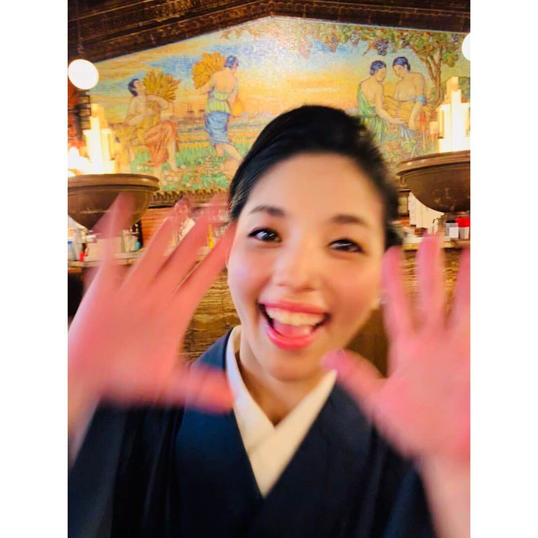 城南海さんのインスタグラム写真 - (城南海Instagram)「October 3,2019  #城南海 #月刊城南海  #kizukiminami #minamikizuki #singer #music #japan #tokyo #photooftheday #shotoniphone #fashion #makeup #instagood #銀座 #ginza #銀ぶら  #着物 #kimono #大島紬  #夏大島 #銀座もとじ #oshimatsumugi  #あるぷ #lion #銀座ライオン #🍺 #monochrome  hairmake&photo 加藤リーヌ @cat_rinu」10月3日 22時25分 - kizukiminami