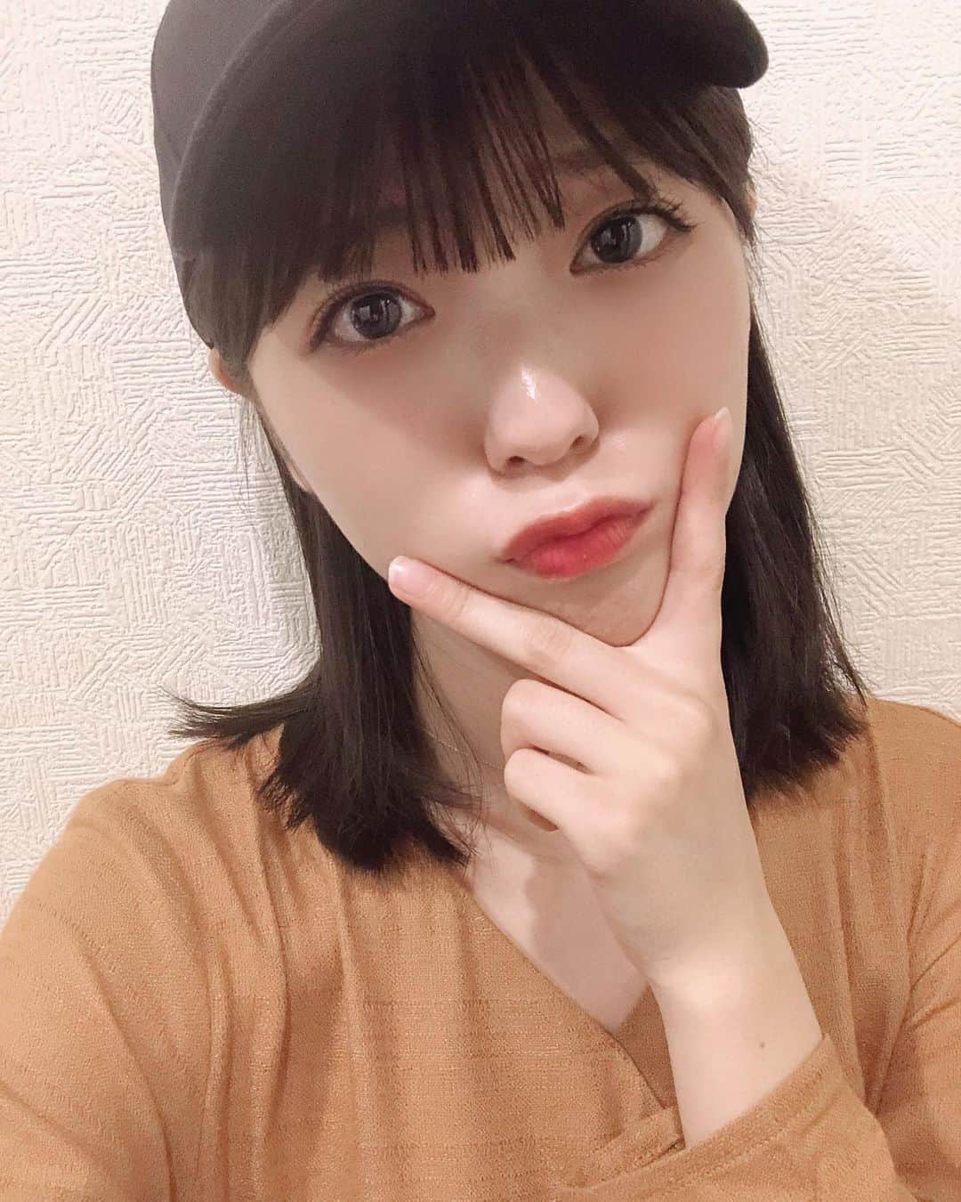 工藤美桜さんのインスタグラム写真 - (工藤美桜Instagram)「ウインクうまくなったかな😉？ 今日は回転寿司で大好きなエビばかり食べてました🦐 好きなものを食べてる時は幸せだよね〜❤︎ #うふふ ⠀ #幸せだよね ⠀ #このネックレス本当お気に入り ⠀ #30です ⠀ #みおです ⠀」10月3日 23時20分 - mmio_kudo