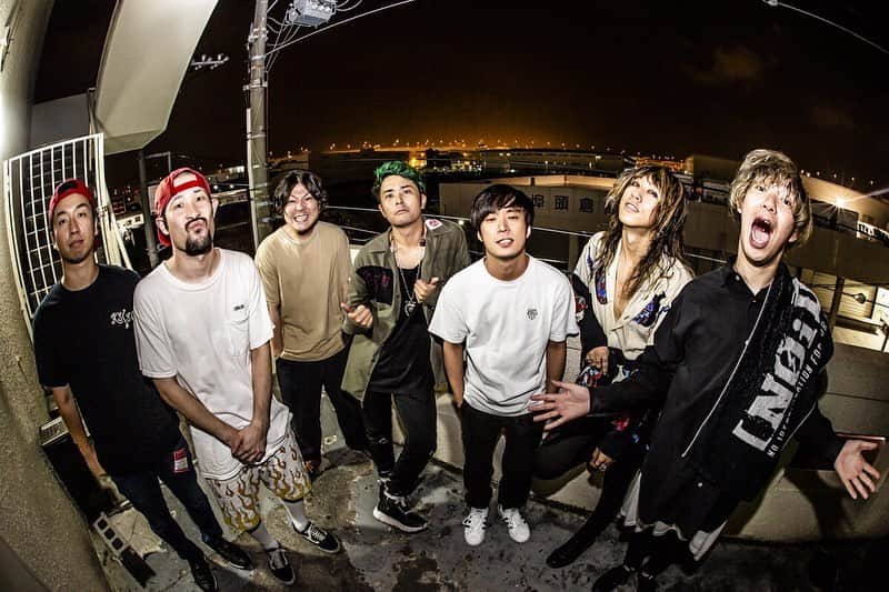 藤原広明のインスタグラム：「『都会のラクダ Tour 2019〜今すぐお届け！本格、ラクダチェリーパイ！〜』 横浜BAY HALL w）SHANK  SHANK、そして横浜のあなたにびっくらぶっ！！🦍🦍🦍🦍 photo by @cazrowAoki」