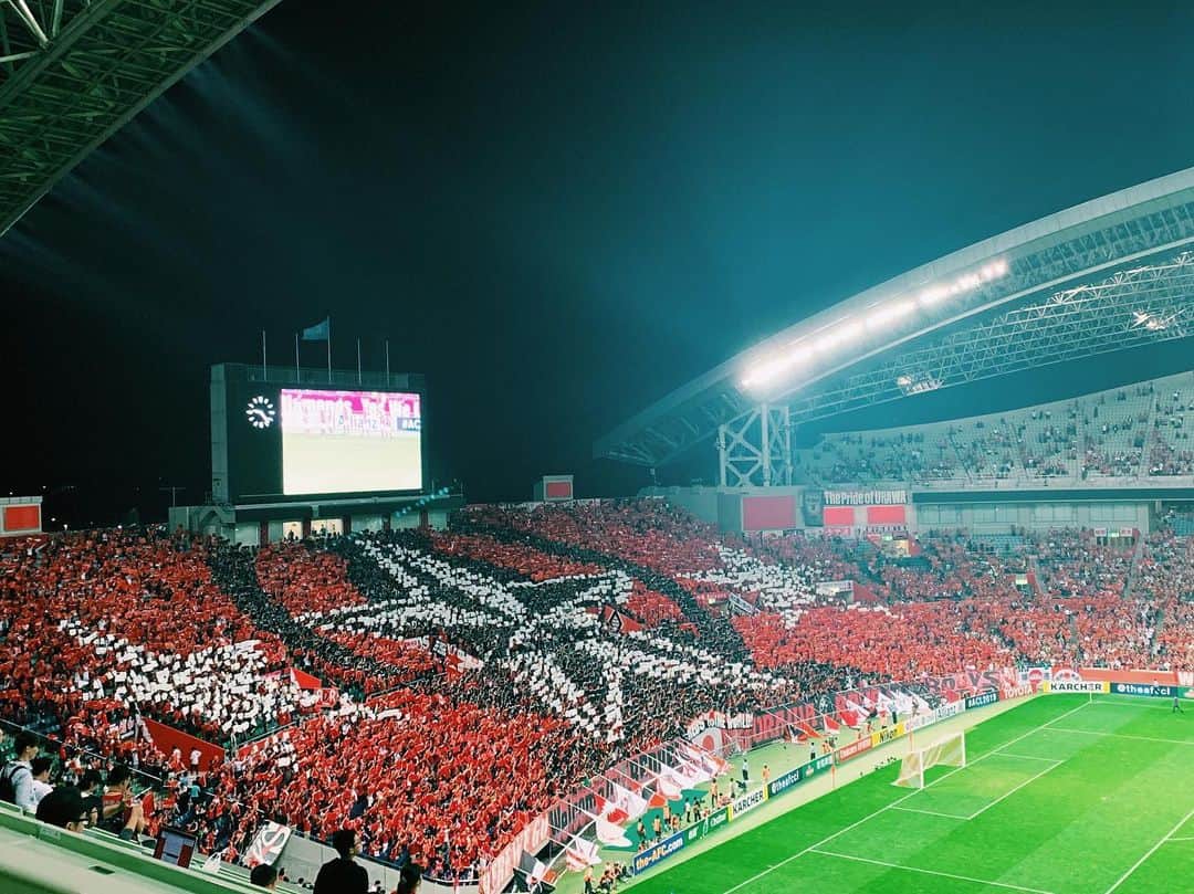 わちみなみのインスタグラム：「ACLホームで﻿ 広州恒大戦、完封勝利☺️👏✨✨﻿ 前線の選手も抑えてみごと✨﻿ ﻿ ミドルシュート2本も見れちゃいました🥺！﻿ ﻿ ACLだと特にスタジアムの盛り上がりは﻿ すごい✨🔥﻿ 獣のような声援👏﻿ ﻿ 勝つと本当に嬉しい😊😊﻿ 記者席で何回も小叫んでしまいました🙏﻿ アウェーも頑張ってほしいですね！！﻿ ﻿ 清水戦も応援に熱が入る😆﻿ ﻿ #広州恒大戦﻿ #浦和レッズ  #わちみなみ」
