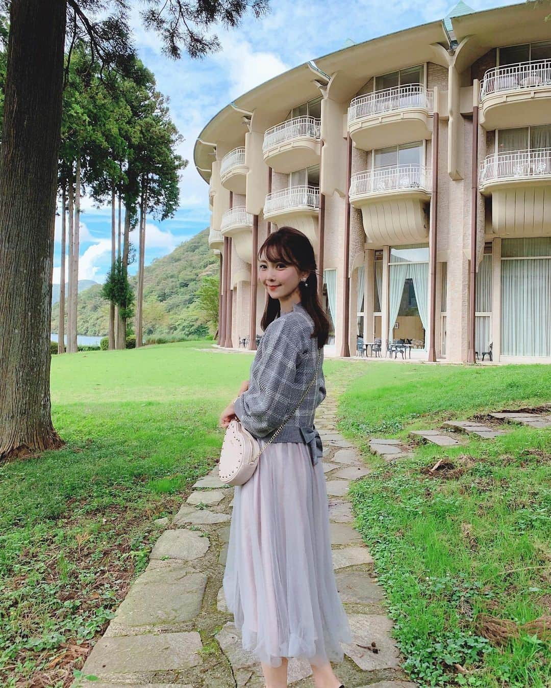 中田絵里奈さんのインスタグラム写真 - (中田絵里奈Instagram)「. お茶しに寄ったプリンス芦ノ湖👑 . お庭から見える芦ノ湖の風景と クラシカルな建物がとっても素敵だったなぁ♡ . かぼちゃのチーズケーキも美味しかった🎃 . . #箱根旅行 #箱根 #芦ノ湖 #プリンスホテル #vaniller」10月3日 23時47分 - erinanakata