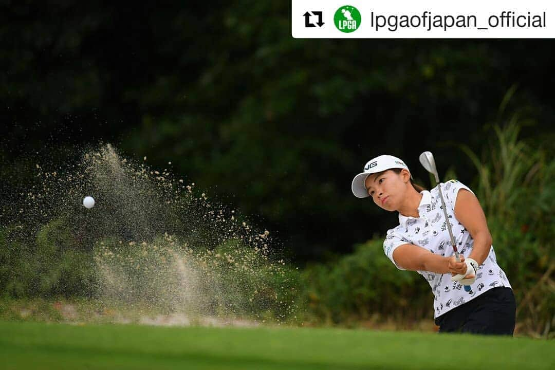 岡山放送さんのインスタグラム写真 - (岡山放送Instagram)「#Repost @lpgaofjapan_official (@get_repost) ・・・ . #渋野日向子 8番ホール、バンカーからのチップインバーディーで、この表情😄 #gettysport<Atsushi Tomura/Getty images> #日本女子オープンゴルフ選手権 #COCOPARESORTCLUB#白山ヴィレッジゴルフコースQUEENコース  #日本ゴルフ協会#JGA#NHK #日本女子プロゴルフ協会#lpga#女子ゴルフ#ゴルフ女子#ゴルフ#golf #スポーツ庁#三重県#津市  #賞金女王 への道#頑張れ！」10月4日 0時03分 - ohk_official