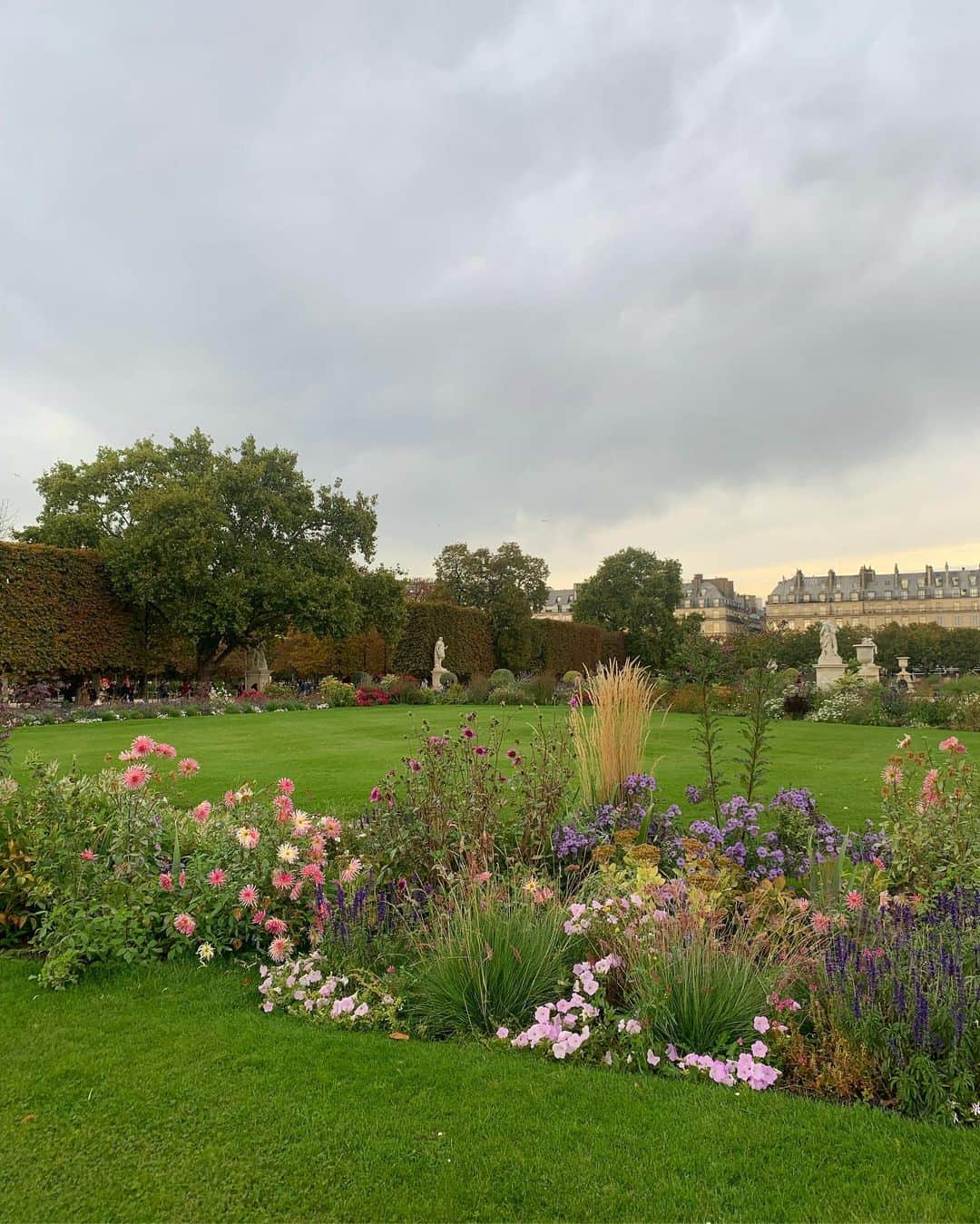 アイリーン・キムさんのインスタグラム写真 - (アイリーン・キムInstagram)「Jardin des Tuileries 💖」10月4日 0時09分 - ireneisgood