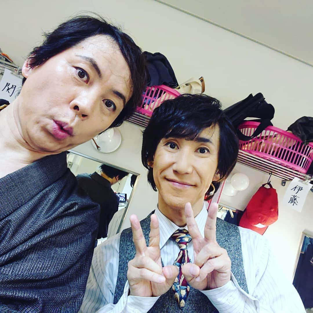 置鮎龍太郎さんのインスタグラム写真 置鮎龍太郎instagram 8日目 12ステージ終了 6 日 はいよいよ千秋楽15時開演のみ 当日券を少しですがご用意してお待ちしてますよ 共演させていただいている皆さま方と急に撮り始める時期だにゃ そして ご来場くださった