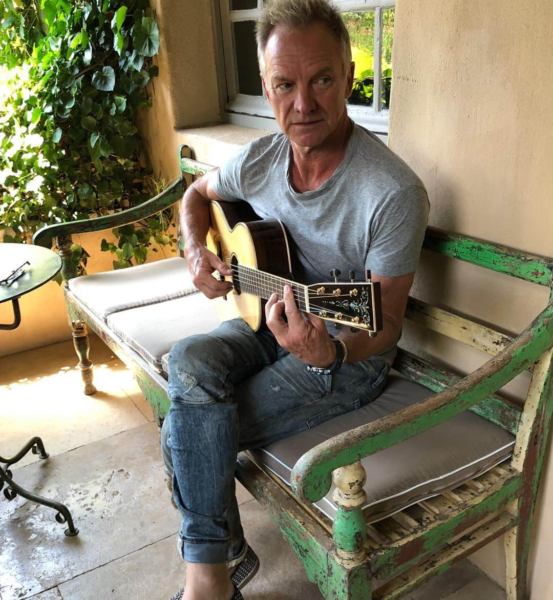 スティングさんのインスタグラム写真 - (スティングInstagram)「Thank you for all of the kind birthday wishes that I received yesterday ✨」10月4日 0時16分 - theofficialsting