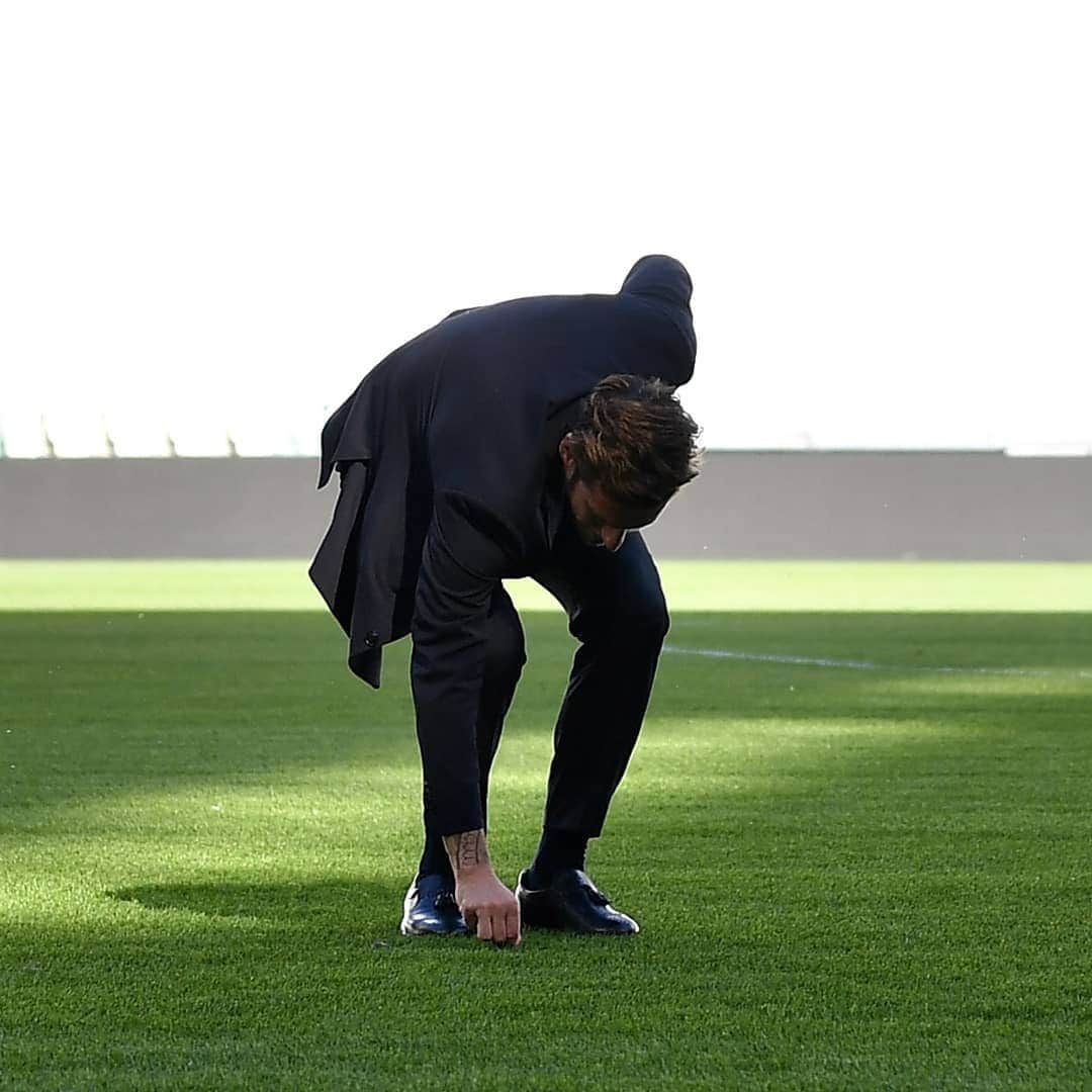 ユヴェントスFCさんのインスタグラム写真 - (ユヴェントスFCInstagram)「👑⚪⚫」10月4日 0時18分 - juventus