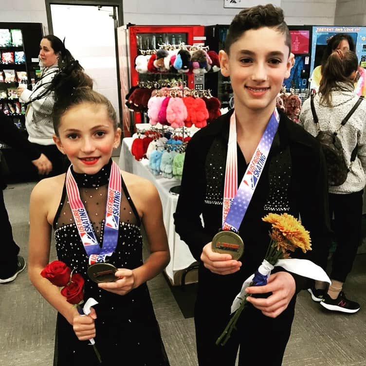 シネイド・ケアーのインスタグラム：「Congratulations @lila__earle13 and @will_lissauer Eastern sectionals bronze medalists in juvenile Dance👏🏻👏🏻👏🏻😄😄😄🍾💪🏻⛸ #icedance #USFSA」