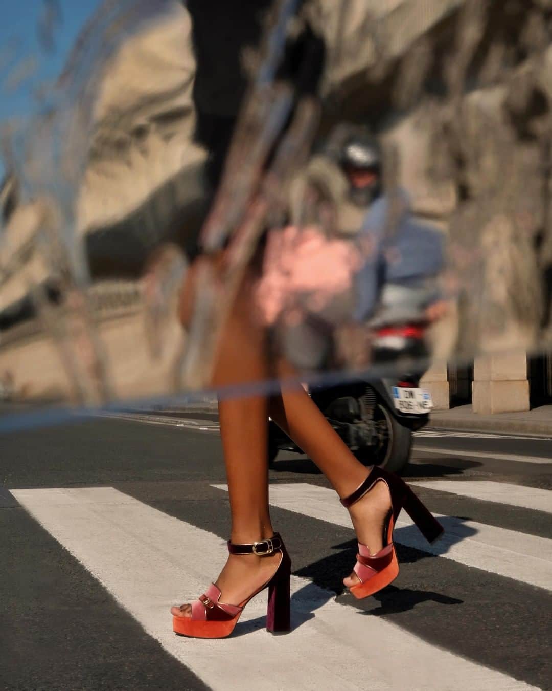 エルメスさんのインスタグラム写真 - (エルメスInstagram)「Urban catwalk #HermesFemme」10月4日 1時00分 - hermes