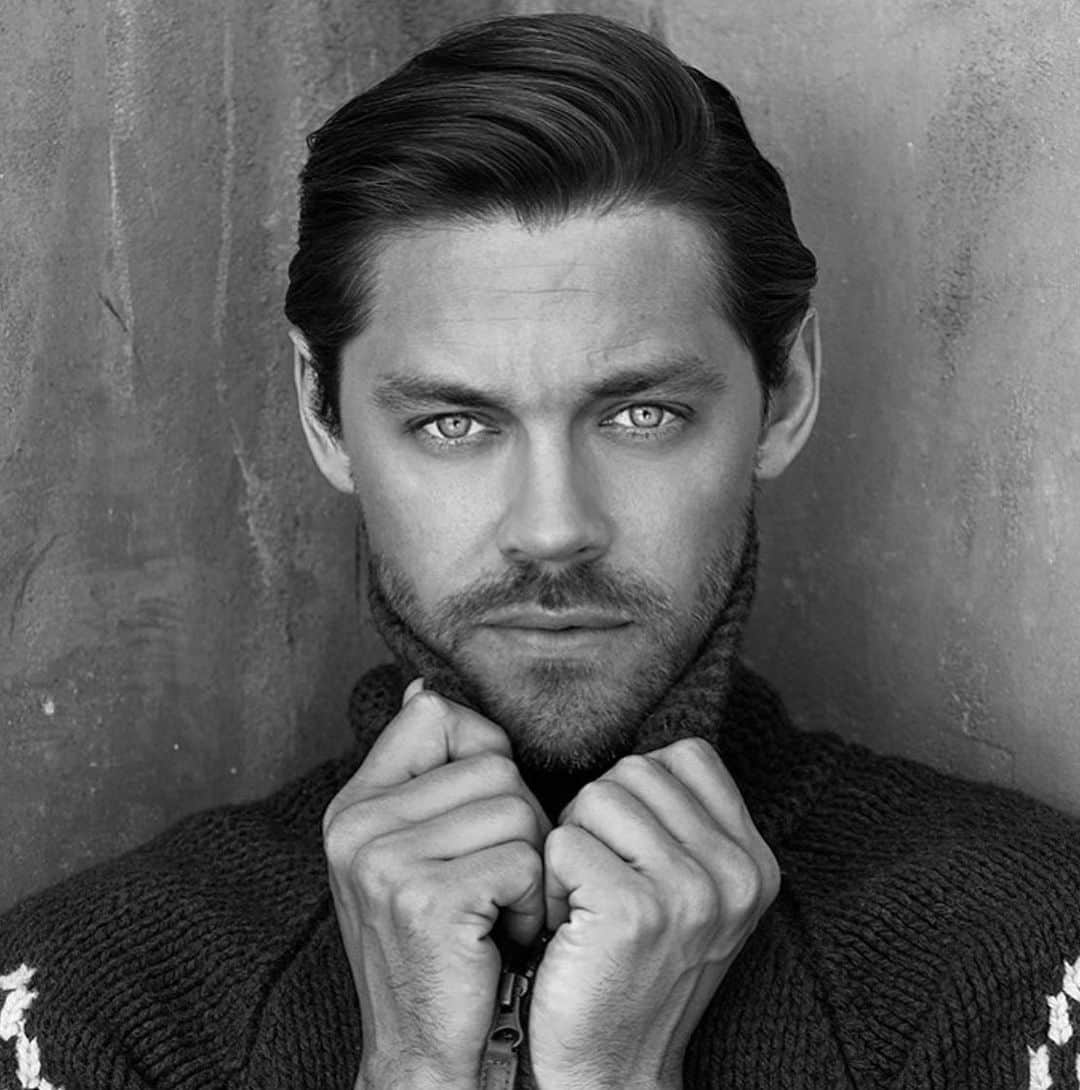 のインスタグラム：「Moody outtake from my #EMMYS magazine shoot. 😎 📷@ianspanier #ProdigalSon #BlackAndWhite」
