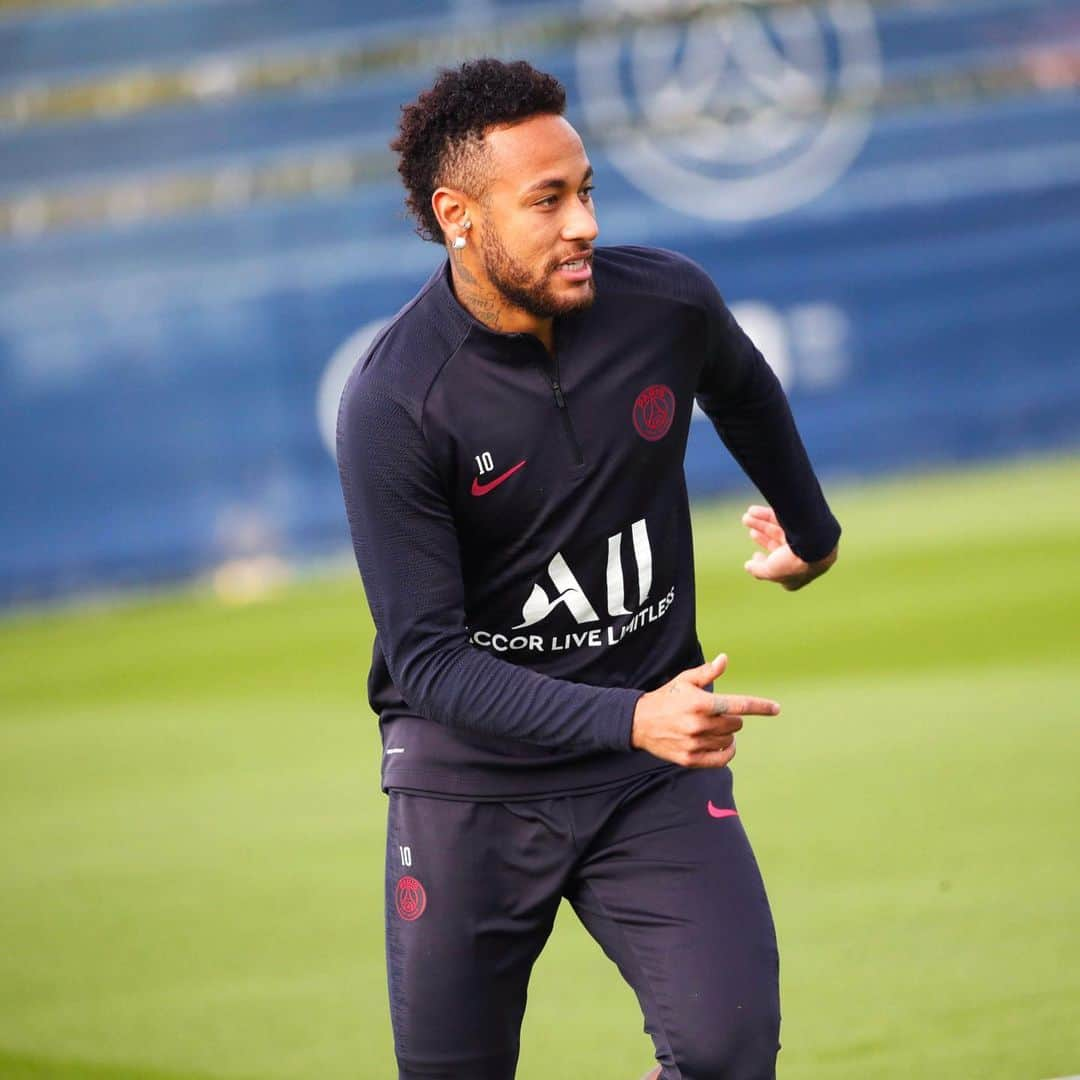 パリ・サンジェルマンFCさんのインスタグラム写真 - (パリ・サンジェルマンFCInstagram)「👀🔥 . 💫 @neymarjr . #ICICESTPARIS #AllezParis #PSG #Paris #ParisSaintGermain #Football #PSGSCO」10月4日 2時12分 - psg