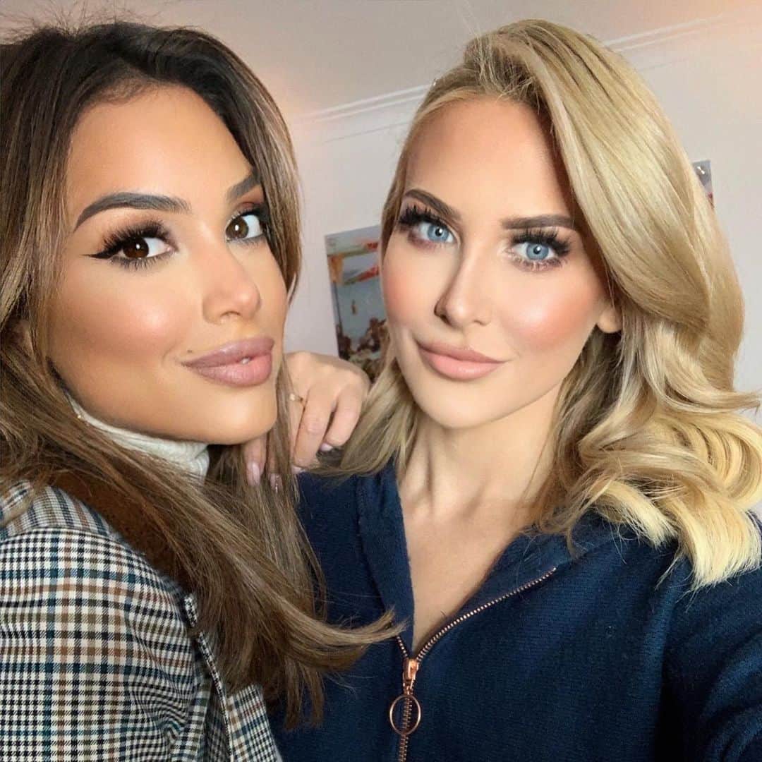 ステファニー・プラットのインスタグラム：「Melly makeup magic @mellysophiamua is back in my life 🙌🏻🙌🏻🙌🏻 I haven’t seen this angel for over a year 🤦‍♀️ I’m so happy to be back in London- and to have this kind, supportive, bright light around the corner again 💜🥰 I love you so much!!!! 🙏🏼@amicasshair you were missed very much! 😘」