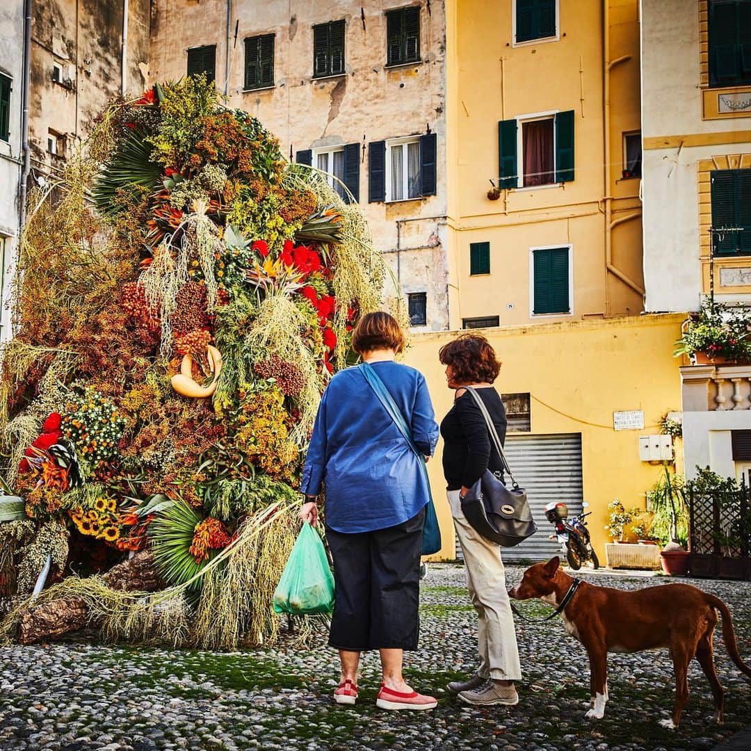 東信さんのインスタグラム写真 - (東信Instagram)「Botanical Sculpture in Sanremo  Date: October 3 Thursday, 2019 Location: Piazza Sansiro  43.816754,7.773636 *Please insert this numbers to your Google map.  @azumamakoto @amkk_project @shiinokishunsuke  #azumamakoto #makotoazuma #shiinokishunsuke #amkk #amkkproject #flowers #flowerart #botanicalsculpture #東信 #東信花樹研究所 #itaria #sanremo」10月4日 16時02分 - azumamakoto