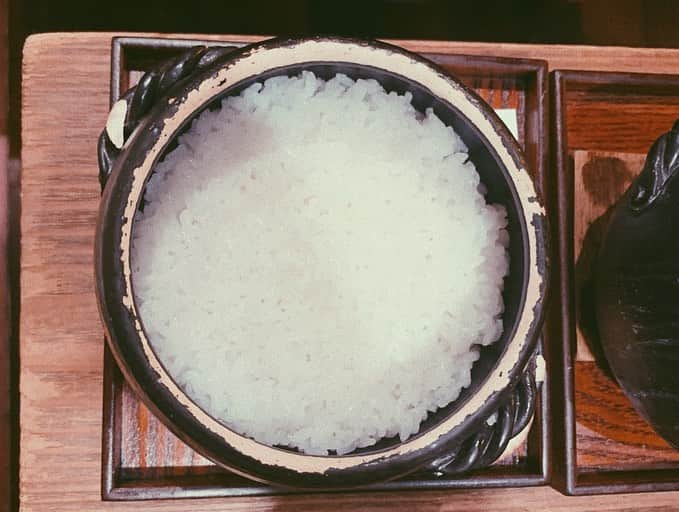 吉田菫さんのインスタグラム写真 - (吉田菫Instagram)「. BAND-MAIDのSAIKIちゃんとご飯〜🖤同じ事務所だけど初めてご飯いけたぁぁぁ超好きなタイプ、、、。 アメリカ帰りで和食食べれてよかったね♡お土産もありがとう🥰 .」10月4日 14時31分 - sumiredooon1228
