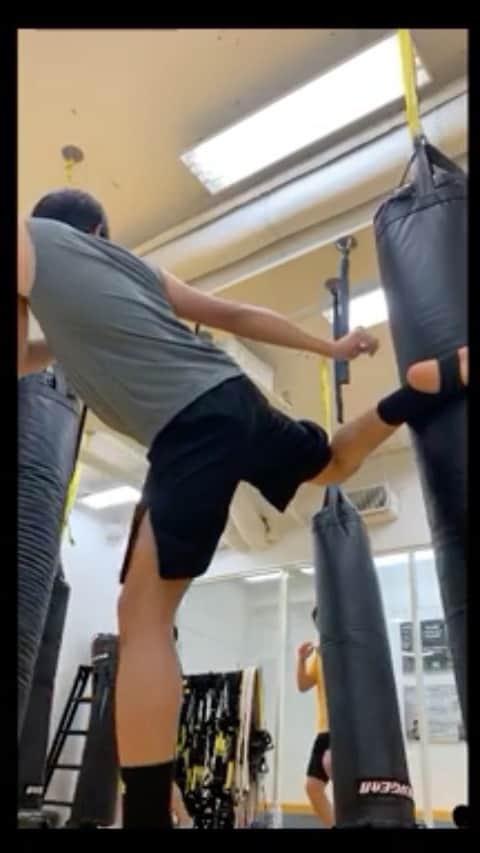 長田成哉のインスタグラム：「2019.10.4 #kravmaga #workout #gym」