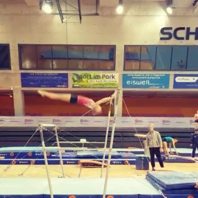 リーケ・ウェイファースのインスタグラム：「Last big training is done✅✔ I felt so happy with this good bars routine, and we worked hard on the last details! Today will be an easy training and then will take my rest to be top fit tomorrow!! Good luck for all gymnasts in Qualifier Day 1 today ♡ xoxo」