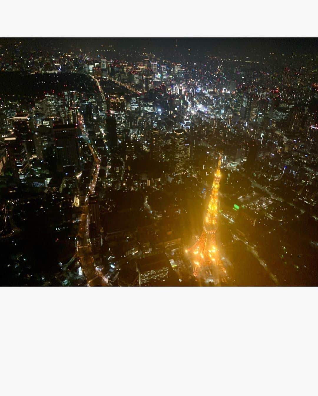 神谷麻美さんのインスタグラム写真 - (神谷麻美Instagram)「#ヘリ 🚁❤✨ #ヘリコプター 楽しい🚁❤✨ #夜景 大好き(˘͈ᵕ ˘͈♡)ஐ:*💗🌟 #戦闘モード ❤🎮みたい💥🔫笑」10月4日 15時28分 - asamice428