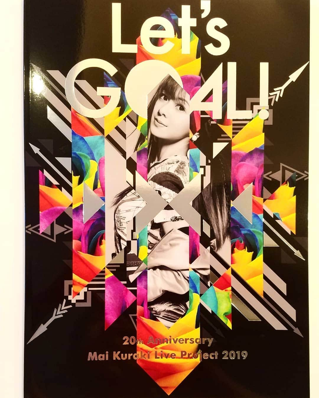 黒田啓蔵さんのインスタグラム写真 - (黒田啓蔵Instagram)「Let's GOAL !  薔薇色の人生 20th Anniversary Mai Kuraki Live Project 2019 ツアーパンフ。 倉木麻衣さんのツア―も後半戦になりましたぁ。素敵でパワフルなライブです。 最後まで力合わせ突っ走ります。 #倉木麻衣さん#Let'GOAL#薔薇色の人生 #2019ライブツア―#美しい歌声 #奇跡の可愛らしさ#ph sunao ohmori  norikazu tatsukawa #st hitoko goto  #hair&makeup#黒田啓蔵」10月4日 7時28分 - kurodakeizo