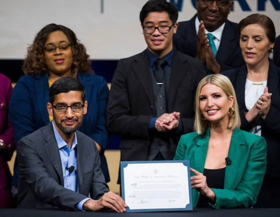 イヴァンカ・トランプさんのインスタグラム写真 - (イヴァンカ・トランプInstagram)「Thank you @Google and @sundarpichai for signing our #PledgetoAmericasWorkers & committing to 250,000 NEW job training opportunities in the good paying, high-demand tech sector!  Through our Pledge over 14 million (!!!) Americans will have access to new training and education opportunities!🇺🇸」10月4日 10時00分 - ivankatrump