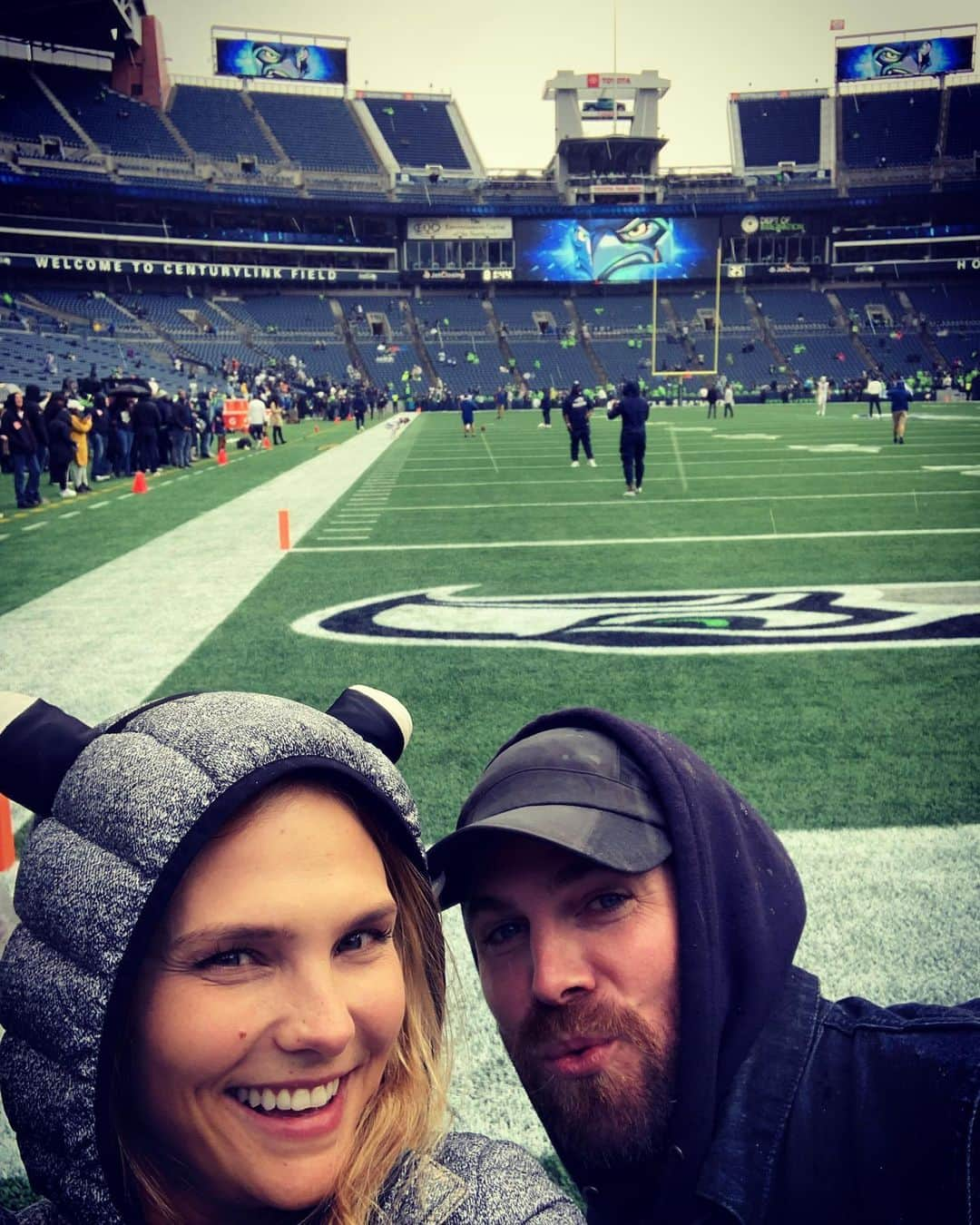 スティーヴン・アメルさんのインスタグラム写真 - (スティーヴン・アメルInstagram)「Let’s go RAMS!!!」10月4日 10時07分 - stephenamell