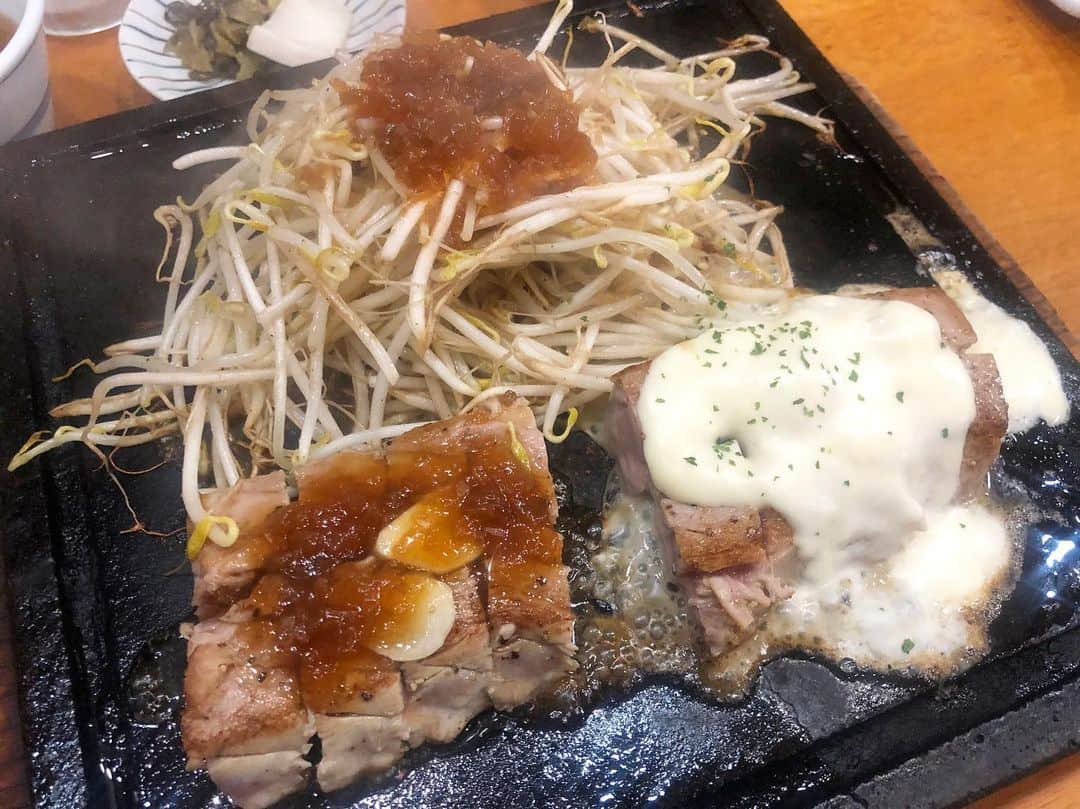 加賀其真美さんのインスタグラム写真 - (加賀其真美Instagram)「大分で食べた初❗️マグロステーキ🙂 想像以上に美味しかった😜😜✨」10月4日 10時13分 - mami_kagasono