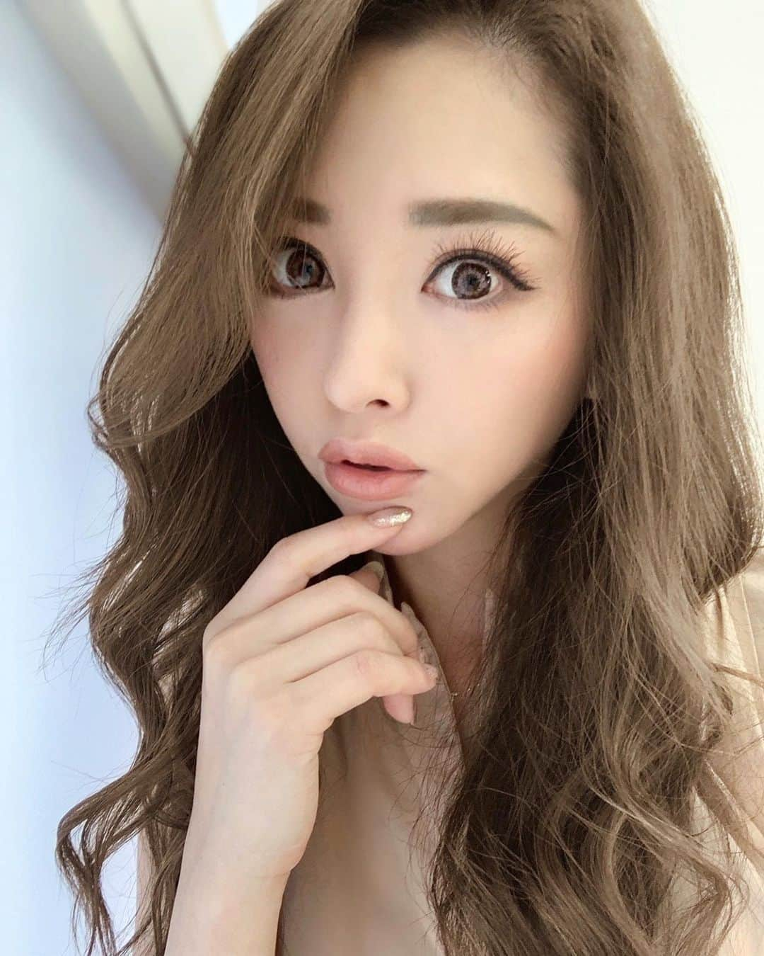 山崎みどりさんのインスタグラム写真 - (山崎みどりInstagram)「東京は涼しいけど高知は暑過ぎ。（笑）﻿ ﻿ 気温が30℃くらいある﻿ ﻿ ライダース持って来てたけど毎日半袖だから全く使わない﻿🤷🏼‍♀️ ﻿ 一昨日はドン引きするくらいの豪雨だったけどそれ以外は泳げる暑さだよ👙﻿ ﻿ この気温なら海行きたーい🏖 ﻿ ──────────────────────────﻿ #高知　 #帰省 #暑い #10月とは思えない #kochi #高知は暑い #まつげふさふさ」10月4日 10時58分 - midori_yamasaki_