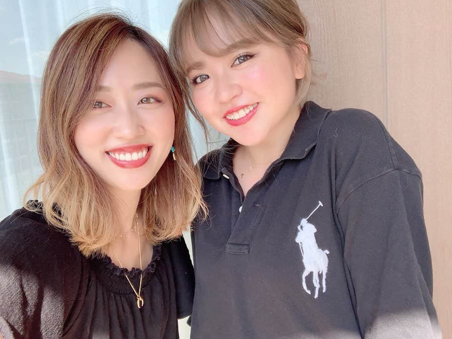 のインスタグラム：「@yuri0813ka さんと2回目の沖縄旅行✈️🏖❤︎ ㅤㅤㅤㅤㅤㅤㅤㅤㅤㅤㅤㅤㅤ 一泊の弾丸だったけど楽しすぎた🥺❤︎ ㅤㅤㅤㅤㅤㅤㅤㅤㅤㅤㅤㅤㅤ 沖縄のおすすめ教えてくださった方々、声かけてくださった視聴者の方☺️❤️ ㅤㅤㅤㅤㅤㅤㅤㅤㅤㅤㅤㅤㅤ ありがとうございました✨😭 ㅤㅤㅤㅤㅤㅤㅤㅤㅤㅤㅤㅤㅤ またすぐにでも沖縄いきたいーーー✈️！！！！ ㅤㅤㅤㅤㅤㅤㅤㅤㅤㅤㅤㅤㅤ #instagram  #instagood #japan #youtube  #shii_trip🌹 #beach #love #sea #travel #旅行  #ビーチ #沖縄 #恩納村 #女子旅 #旅行 #幸せ #YouTuber」