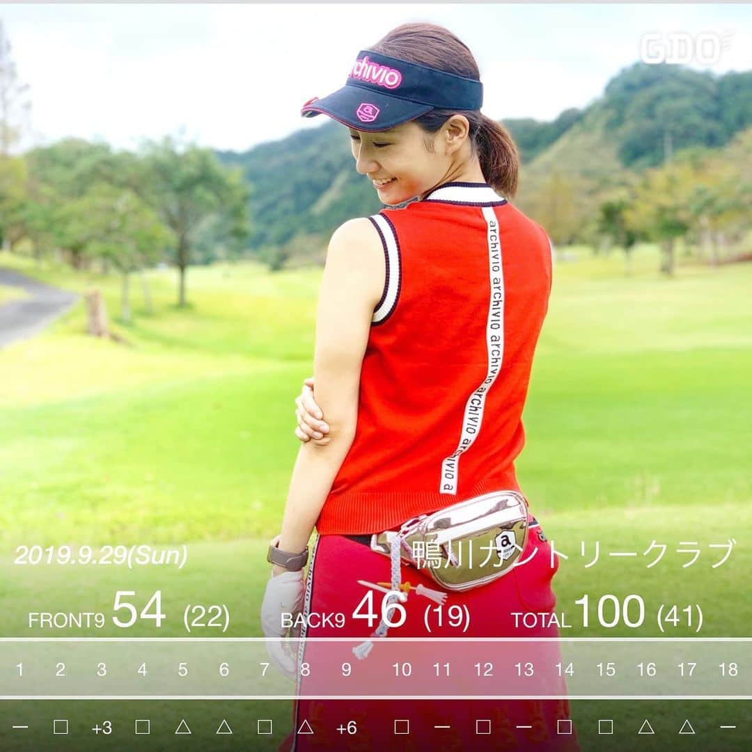 筒井萌子のインスタグラム：「* スコア100🐻⛳️ 100切りの次はハーフベスト更新◡̈♥︎ 前半の最後ラフにやられて叩いた〜！ でもでも良いペースでゴルフが出来る ようになってきてとっても嬉しい♪♪ wear ↬ @archivio.official ・ #筒井萌子 #女優 #actress #モデル #model #岡山  #shooting #instagood #instalike #converse #撮影 #followme #instalike #ゴルフ #ゴルフ女子 #ゴルフコーデ #v12 #もえちゃんゴルフ #ドライバー は #ゴルジョバの景品 #ゼクシオ10」