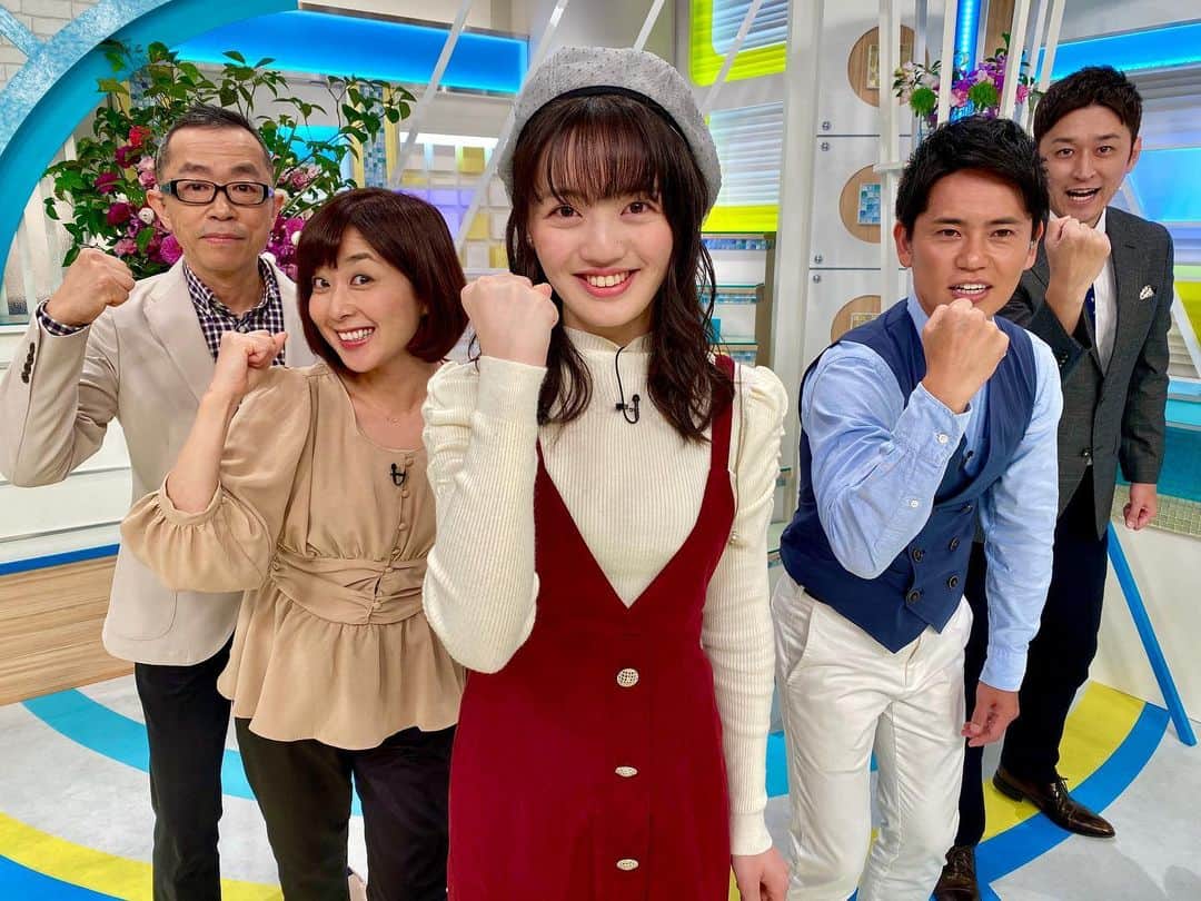のインスタグラム：「今週から金曜レギュラーに　#ばってん少女隊　の　#希山愛　ちゃんが　仲間入りっだーーー‼️ 愛ちゃんは　5時台のスポエンタのコーナーや　外からのお天気リポート、スポーツコーナー、6時台のキニナルコーナーや特集枠に出演します🎤 愛ちゃんの癒される笑顔と優しい声で　金曜日を乗り越えよう‼️😊 愛ちゃんこれからよろしくお願いします🥺🌟 衣装 ◎財津アナ 上下→clear アクセサリー→Huomenta! ◎希山愛ちゃん 上下→ROYALPARTY 帽子・アクセサリー→Huomenta!」