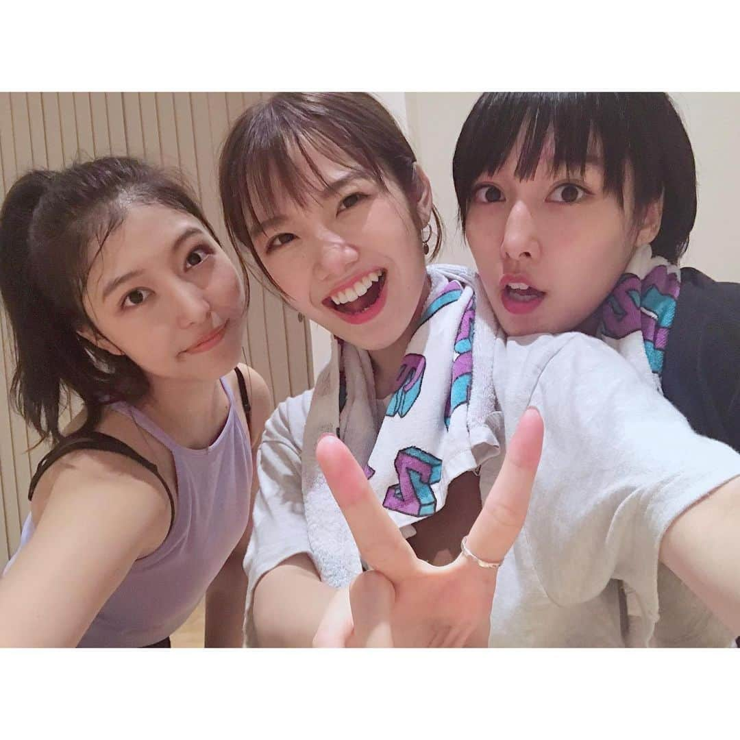 MOMOKAさんのインスタグラム写真 - (MOMOKAInstagram)「いよいよ今日っ！ Jewelになって初めてのツアー、 Jewel First Tour Unveiling！ 仙台macanaからスタートします！！ どきわく、ふしぎなきもちいぃい、. ちなみに今日から三日間ライブデイ〜ですよん！ 🥕今日はツアー初日仙台macana、(当日券あります！ライブは18時から！) 🥕明日、土曜日はWリーグ公式戦で大田区総合体育館！(13:40頃〜) 🥕明後日日曜は、大阪成蹊大学の学祭！(12:05〜). だからー、東北、関東、関西と行くわけですね🏃‍♀️ふぁふぁ！ じゅえらーさんたくさん会えるかな？会える？😊 楽しみっ！頑張りますー！！ またのちほどどど〜！🙋‍♀️❤️」10月4日 12時31分 - momoka_jewel