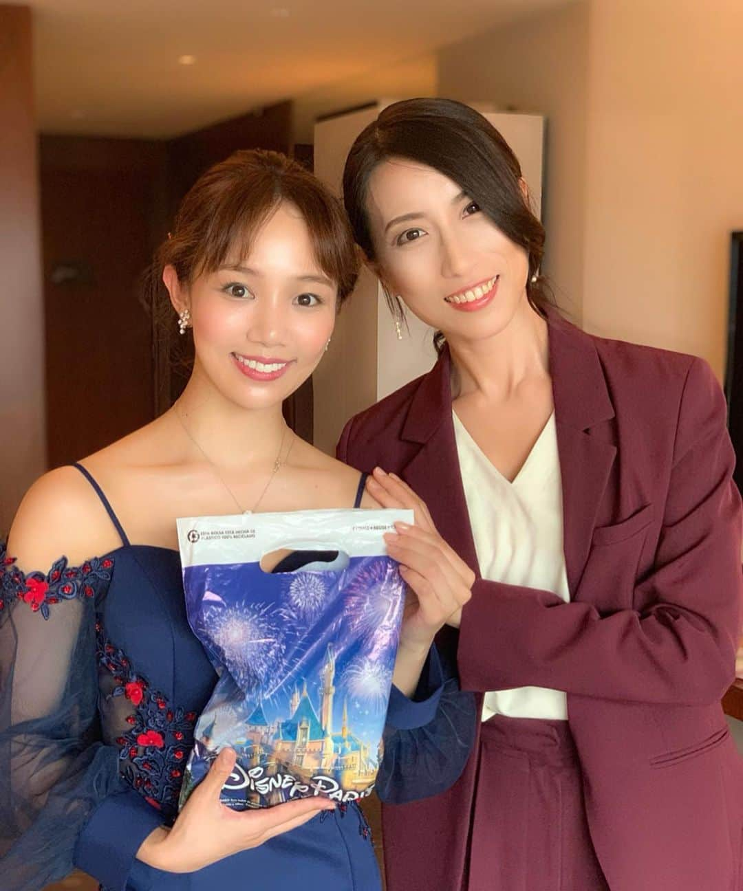 朝風れいさんのインスタグラム写真 - (朝風れいInstagram)「“with my Wish…” ・ ・ もう一週間も前ですが、ゆうみ姫のディナーショー🎤🍽に行って参りました✨ ・ ・ 期待してた通り…いや、それ以上に、色々なゆうみを見ることが出来た❤️ ・ ・ ゆうみの心の美しさがそのまま声になって届いてきて…その歌声は心地良くて、幸せで、温かい気持ちになって…。一曲一曲ゆうみが違う世界に連れて行ってくれた✨ 客席の皆で、その時間を共有する空気感も、またとても素敵なものでした‪‪(൦◟̆◞̆൦)♡‧˚₊*̥ ・ ・ 単純な言葉で申し訳ないけど、本っっ当に可愛いわ😂😭🤣 ゆうみの今後も、とっても楽しみです❤️❤️ ・ ・ ・ #withmywish #ディナーショー #ゆうみ #咲妃みゆ」10月4日 13時00分 - rei.wd