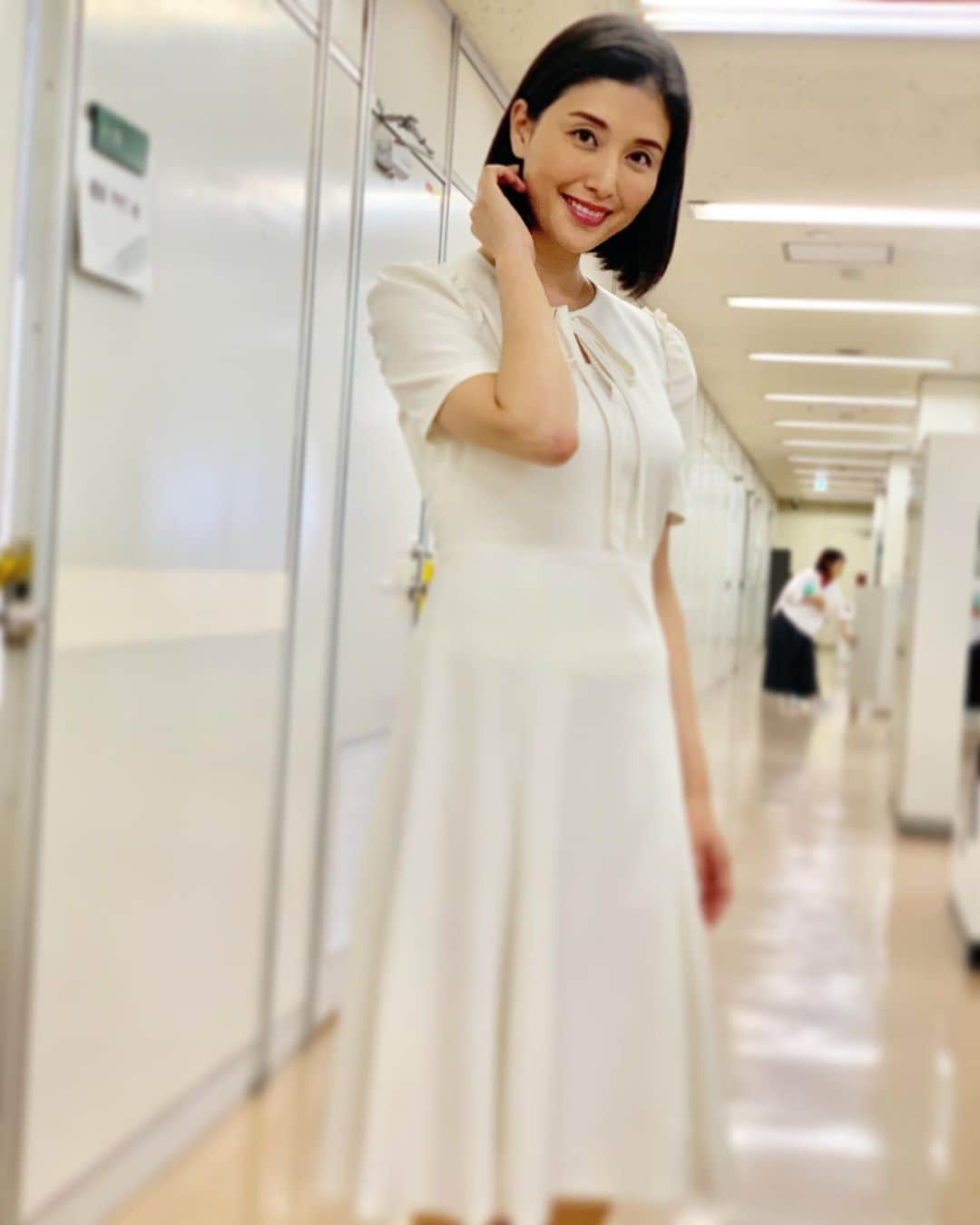 橋本マナミさんのインスタグラム写真 - (橋本マナミInstagram)「国宝は興味ありますか？💕 明日10/5(土)19：00～NHK BS4K 10/6(日)21：00～NHK BS8K 「見れば見るほど面白い！8K国宝スペシャル」 かなり美しく鮮明な国宝がご覧になれます！ ワンピース　@escadaofficial」10月4日 13時16分 - manami84808