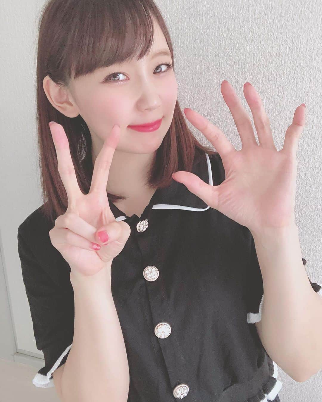 大段舞依さんのインスタグラム写真 - (大段舞依Instagram)「﻿ ﻿ 10月4日 天使の日 25歳になりました👼❤︎﻿ ﻿ ﻿ もうすでにたくさんのコメント本当に嬉しい！！﻿ ありがとうございます🥺💓🥰﻿ ﻿ ﻿ 25歳はNMB48を、卒業するので﻿ たくさん変化する場面があるはず、、﻿ ﻿ でもこの7年間で培った経験や根性﻿ 負けず嫌いさを、バネに頑張ります😊👍﻿ ﻿ ﻿ そして NMBでの25歳の期間は、短いですが﻿ これからもよろしくお願いします💓﻿ ﻿ ﻿ ﻿ #2019倍 #大段舞依生誕祭 #まいち﻿ #天使の日 #10月4日 #お誕生日 #🎂﻿ ﻿」10月4日 13時32分 - maichi_1004