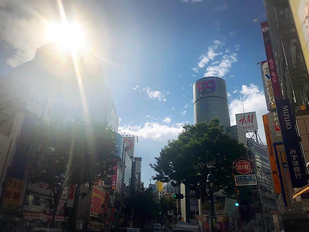YOMIさんのインスタグラム写真 - (YOMIInstagram)「2019.10.04fri Tomoyuki  EN'YA Birthday Event Live 「C did it.」 渋谷REX 17:30/18:00 今年も皆で朋さんを祝ってあげようー！日頃の感謝の気持ちを込めて、全力でいきます。 #渋谷rex #暑い #睡眠 #バッチリ」10月4日 14時11分 - nightmare.yomi