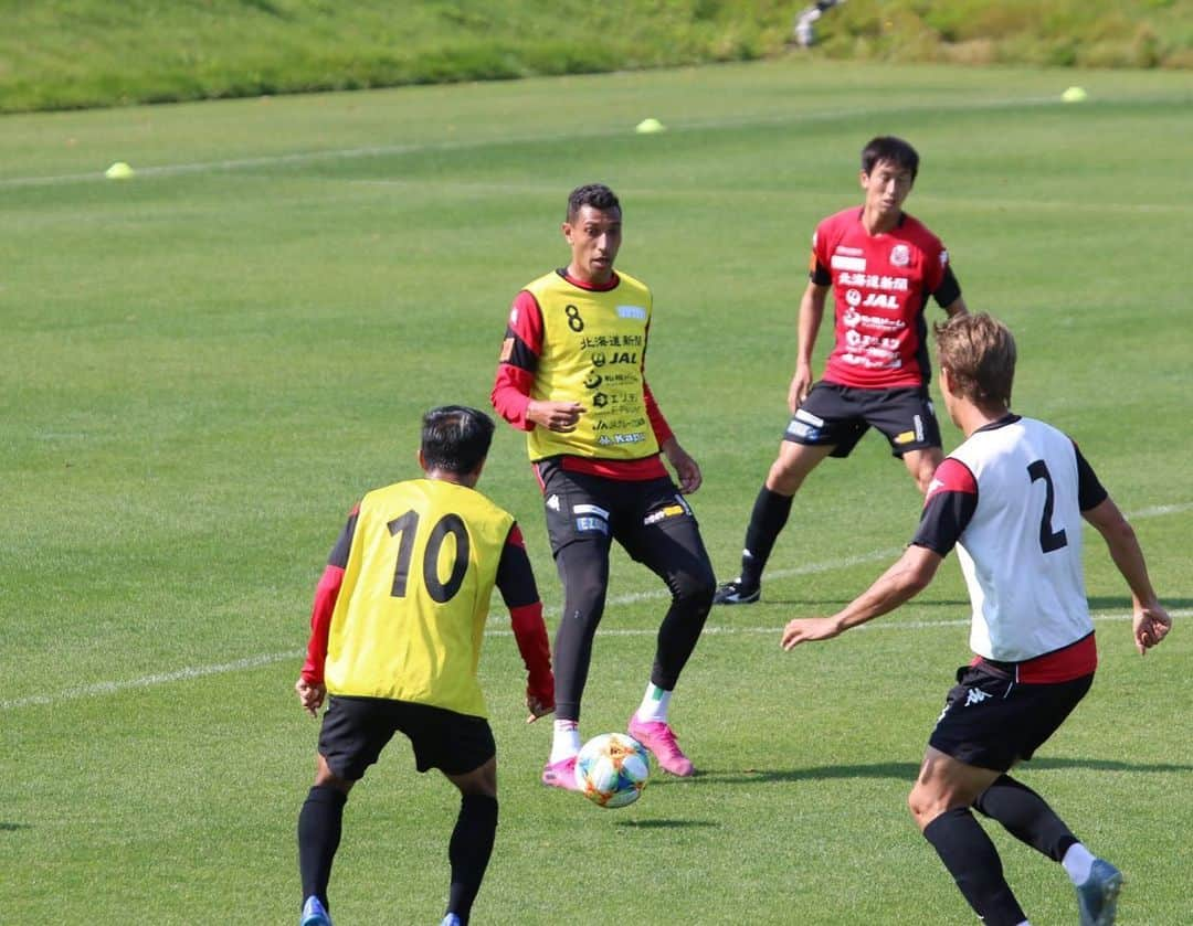 ジェイ・ボスロイドさんのインスタグラム写真 - (ジェイ・ボスロイドInstagram)「We had a Hard week training in preparation for our 1st of 3 consecutive games against @gambaosaka_official  Hardwork,belief and togetherness can make us victorious, come on @hokkaido_consadole_sapporo let’s do this 👊🏽 #consadole#team#together#win#belief#determination#striveforgreatness#blessed#hardwork#dedication#soccer#football#training#japan#jleague#adidas#adidastokyo」10月4日 14時12分 - jaybothroyd