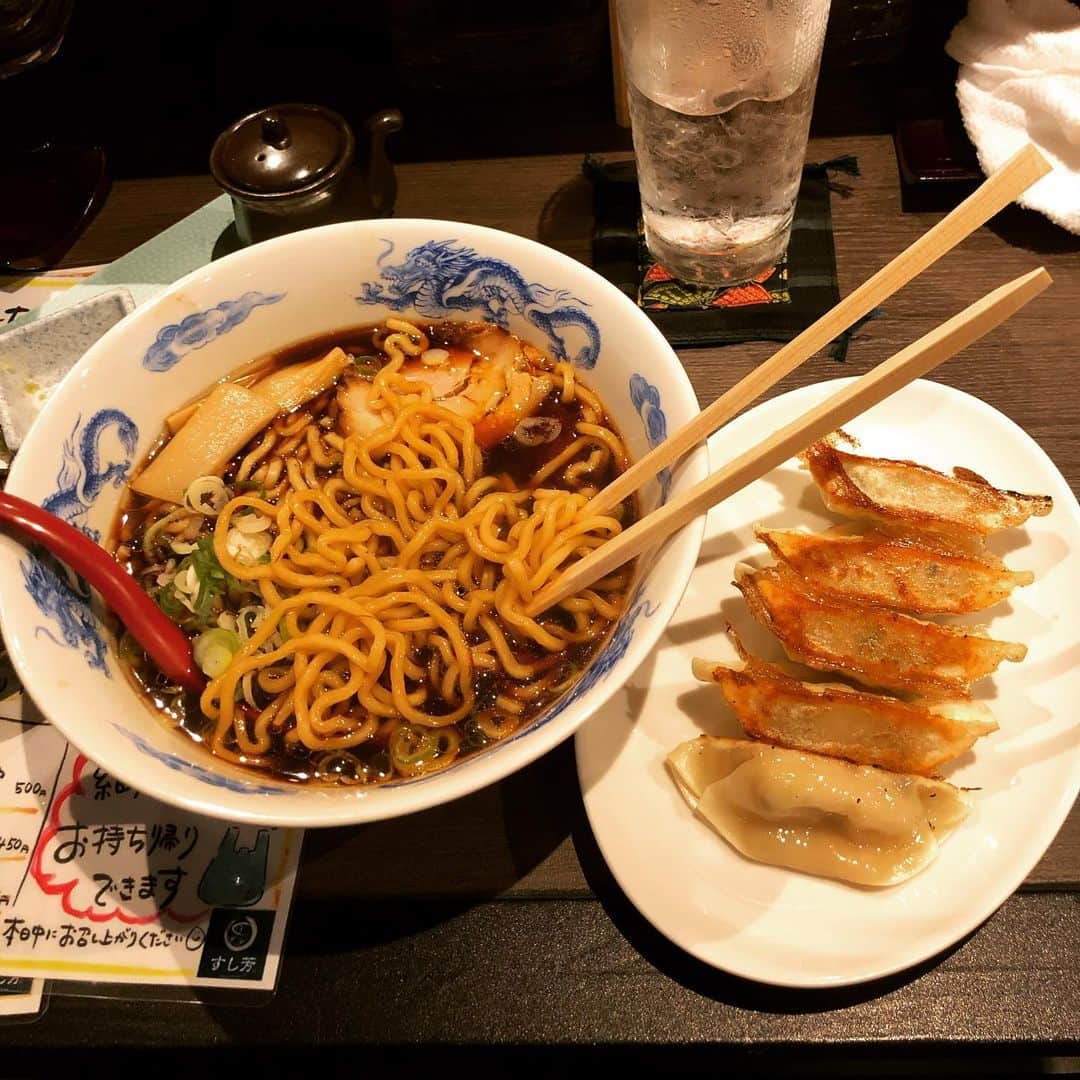 永田裕志さんのインスタグラム写真 - (永田裕志Instagram)「高岡の夜の〆は富山ブラックラーメン&餃子でした(笑)。 #永田裕志 #第三世代  #新日本プロレス #富山ブラックラーメン」10月5日 1時22分 - yuji_nagata