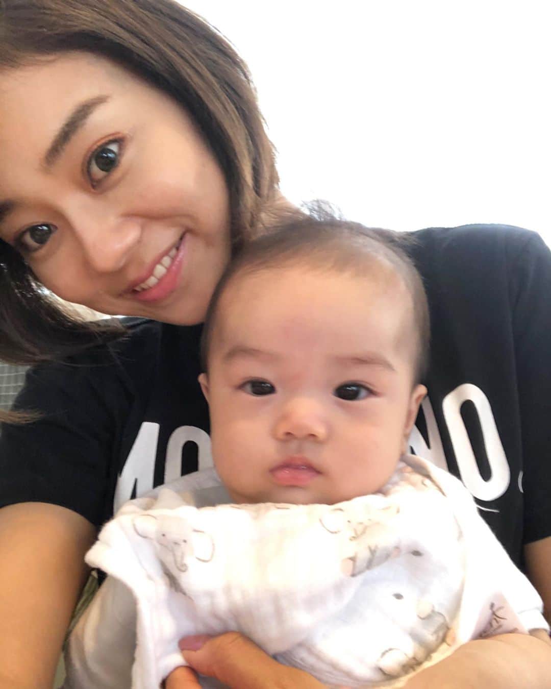 のインスタグラム：「癒された癒されたかわいすぎ幸せ Babyyyyyyyyyy👶🏻💜❤️ #baby #kids #cute 👶🏻👶🏻👶🏻」