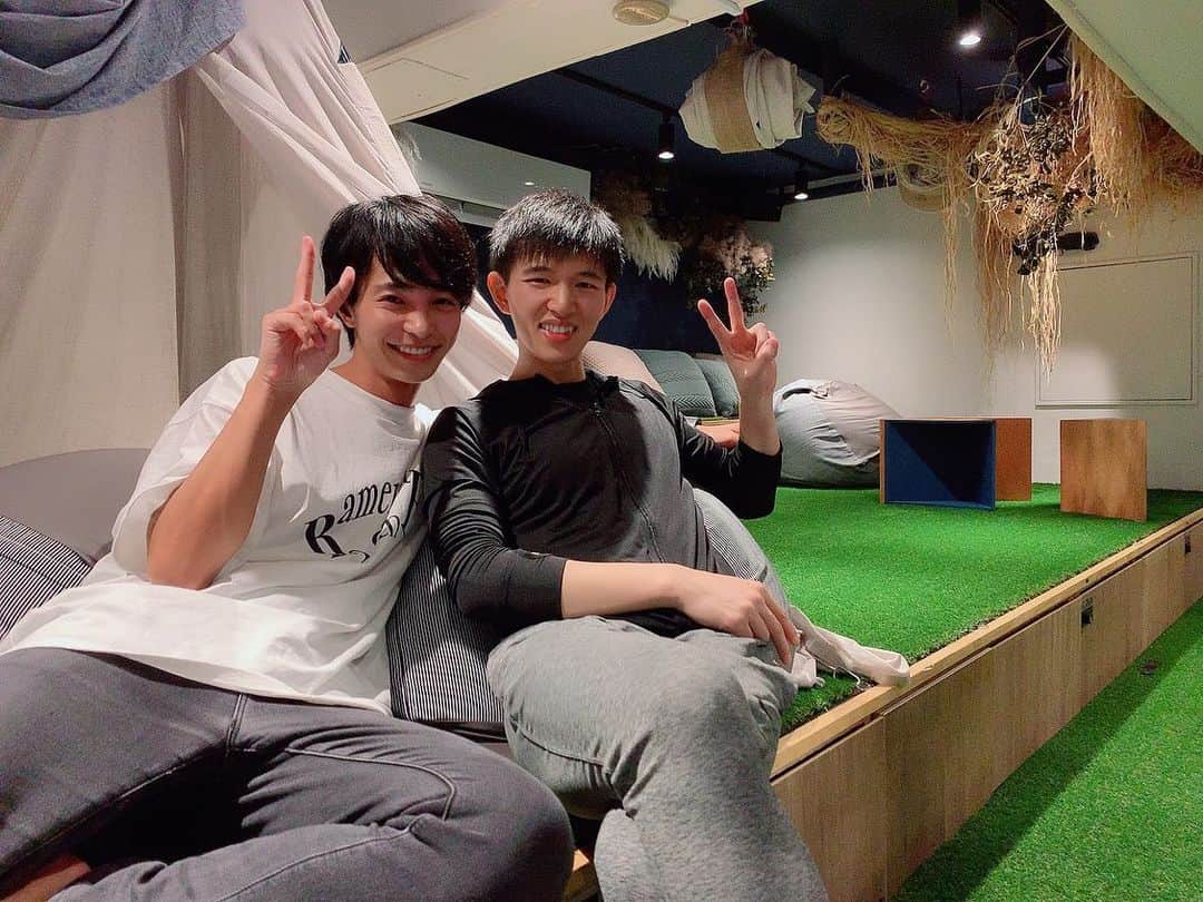 のインスタグラム：「with AI🌏」