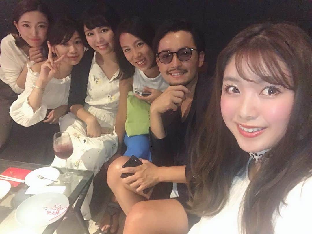 小柳津林太郎のインスタグラム：「仲間達とシーズン3の鑑賞会。ちなみに6話は泣いた😹渡邉優、ナイス幹事。そして、サプライズでみんなが38歳を祝ってくれました。幸せなり^_^  4枚目は懐かしの動画w  撮影から2年経って、皆次のチャレンジに勤しんでいて、嬉しい限り。  俺もGHOSTがんばるでぇ。  #バチェラー #バチェラージャパン #同窓会 #staygold #rinstagram #ghost #eyevan」