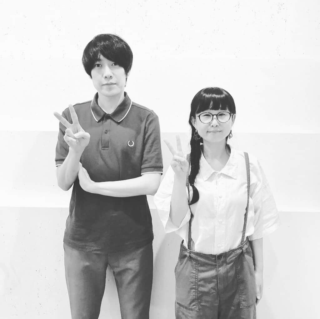 土井コマキのインスタグラム：「📻fm802 BINTANG GARDEN 「フジファブリック IN MY TOWN Radio!!!」 きいてくれました？初めてきくような話ばかりで、喋っていて楽しかったです。最後には結婚式みたいなひとことが飛び出しました。  radiko タイムフリーで6(日)まで聴けますよ。タイムフリー期限切れが近いことを、写真の色合いで表現してみました。」