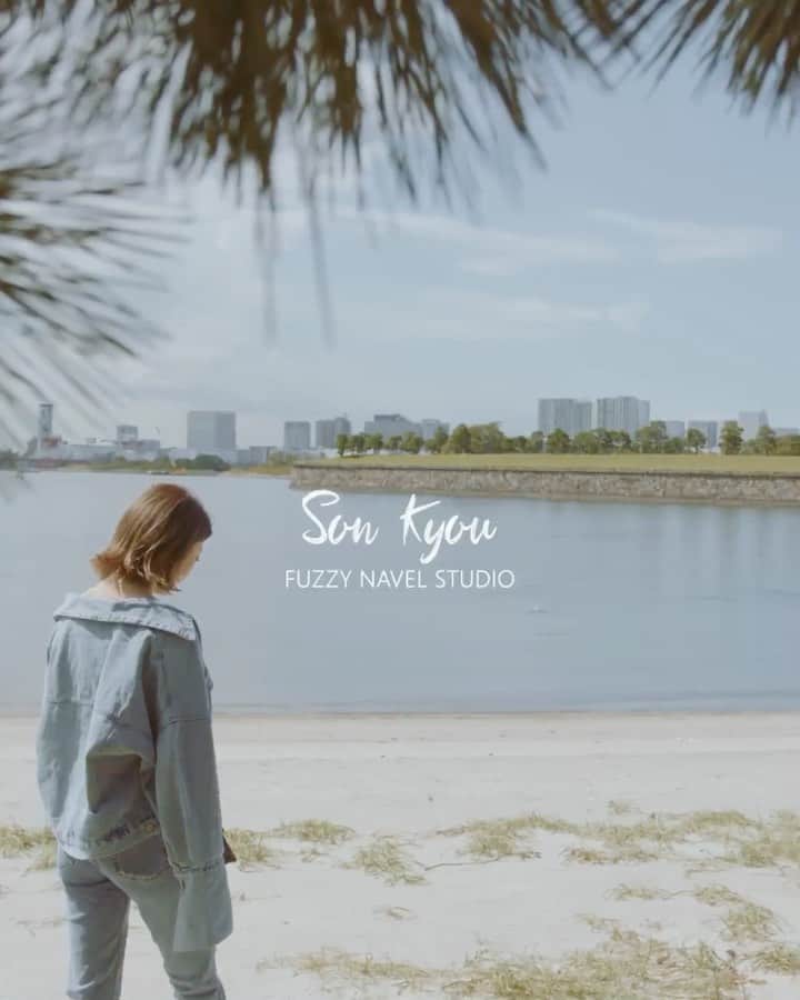 のインスタグラム：「movie 🎬 ﻿ @fuzzynavel_studio ﻿ ﻿ クリエイターの皆さんが撮影と編集をしてくれました🙏🏻❤️技術はもちろん、盛り上げ上手なみんなとわいわい楽しかった😝﻿ ﻿ special thanks🎞﻿ creator 🎥﻿ @moto.fujifuji﻿ @josh45xx﻿ @miukazuchan﻿ @knt_____y﻿ ﻿ outfit👖﻿ all item @esutoreja ﻿ ﻿ ﻿ #fuzzynavel #fuzzynavelstudio」