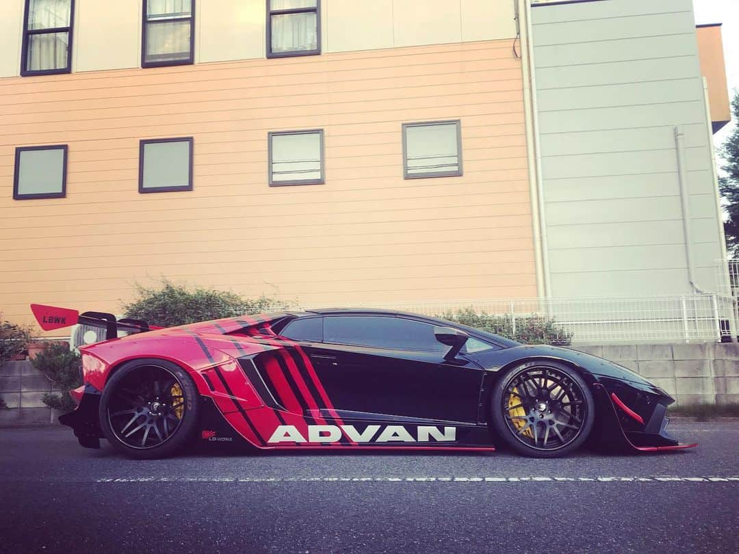 Wataru Katoさんのインスタグラム写真 - (Wataru KatoInstagram)「Libertywalk自由に歩く！！！ LB★WORKS AVENTADOR LIMITED EDTION🙂  #libertywalk@libertywalkkato#lbworks#lamborghini#aventador#limited#forgiato#fiexhaust #airrexsuspention #drift#yokohamatires #advan#supercar#widebody#stance#japan」10月4日 17時16分 - libertywalkkato