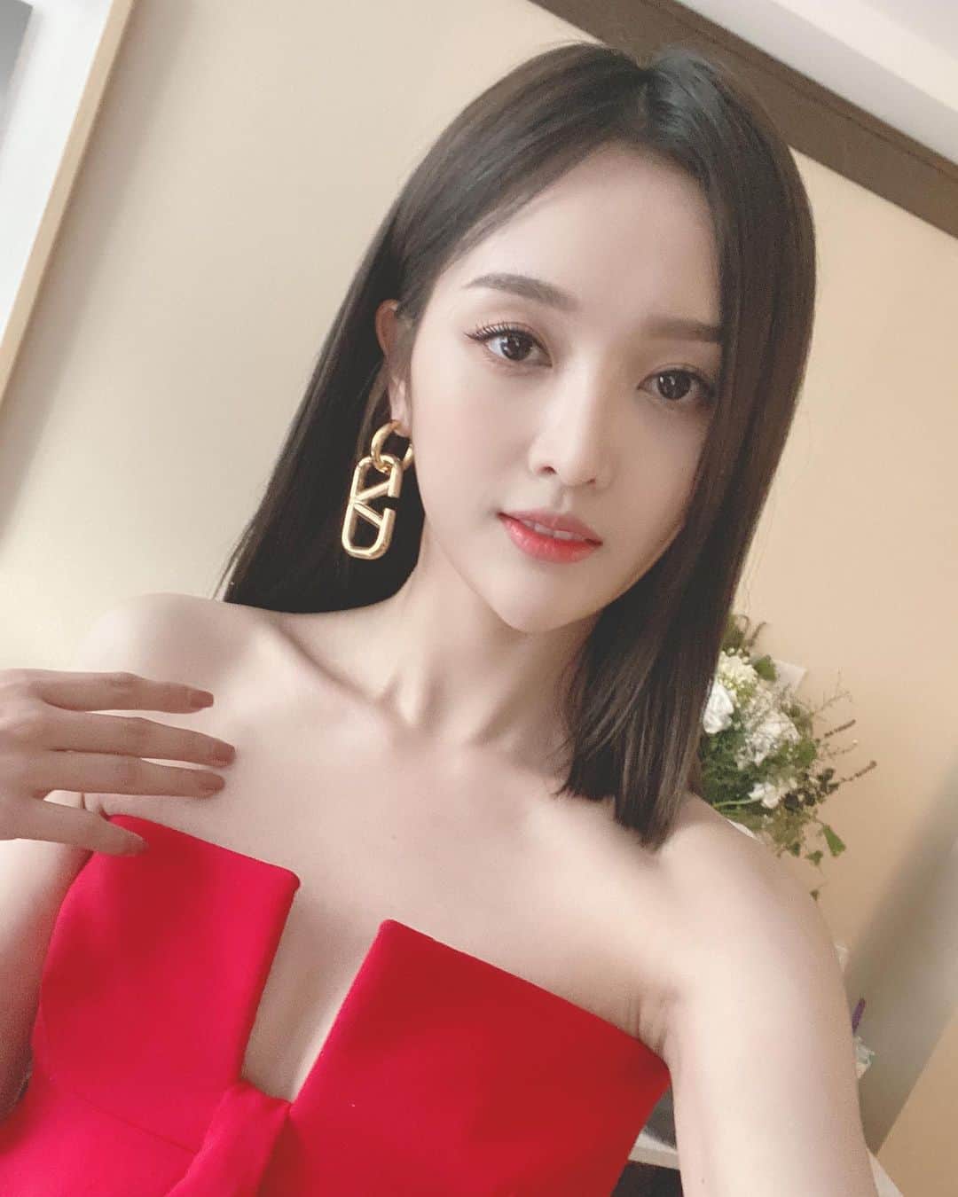のインスタグラム：「요즘 여러분 보고싶다 ✨」